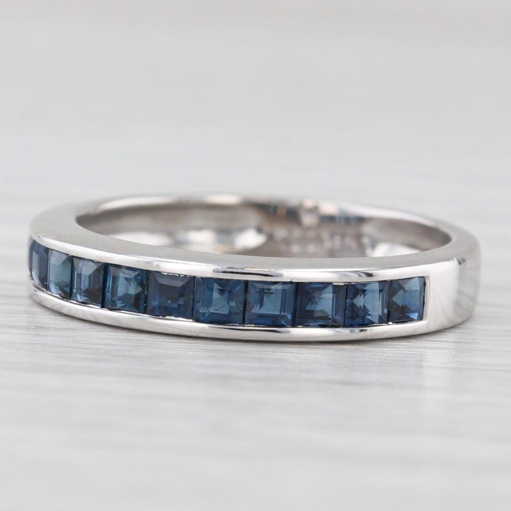 Anello nuziale con zaffiro blu da 0,60 carati in oro bianco 18 carati impilabile Misura 6,25 in vendita 1
