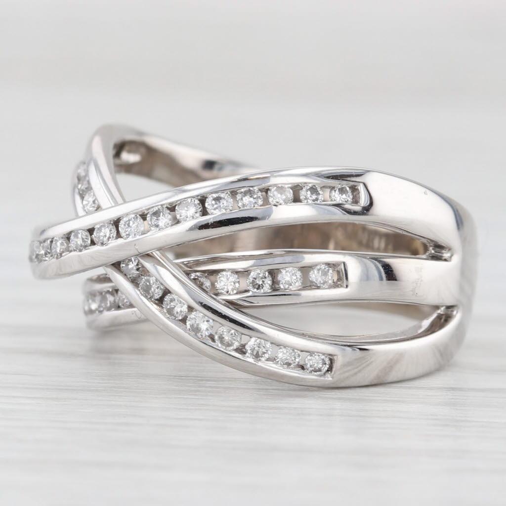 Anello a fascia con sovrapposizione di diamanti da 0,60 ct. in oro bianco 14k misura 7,25 in vendita 1