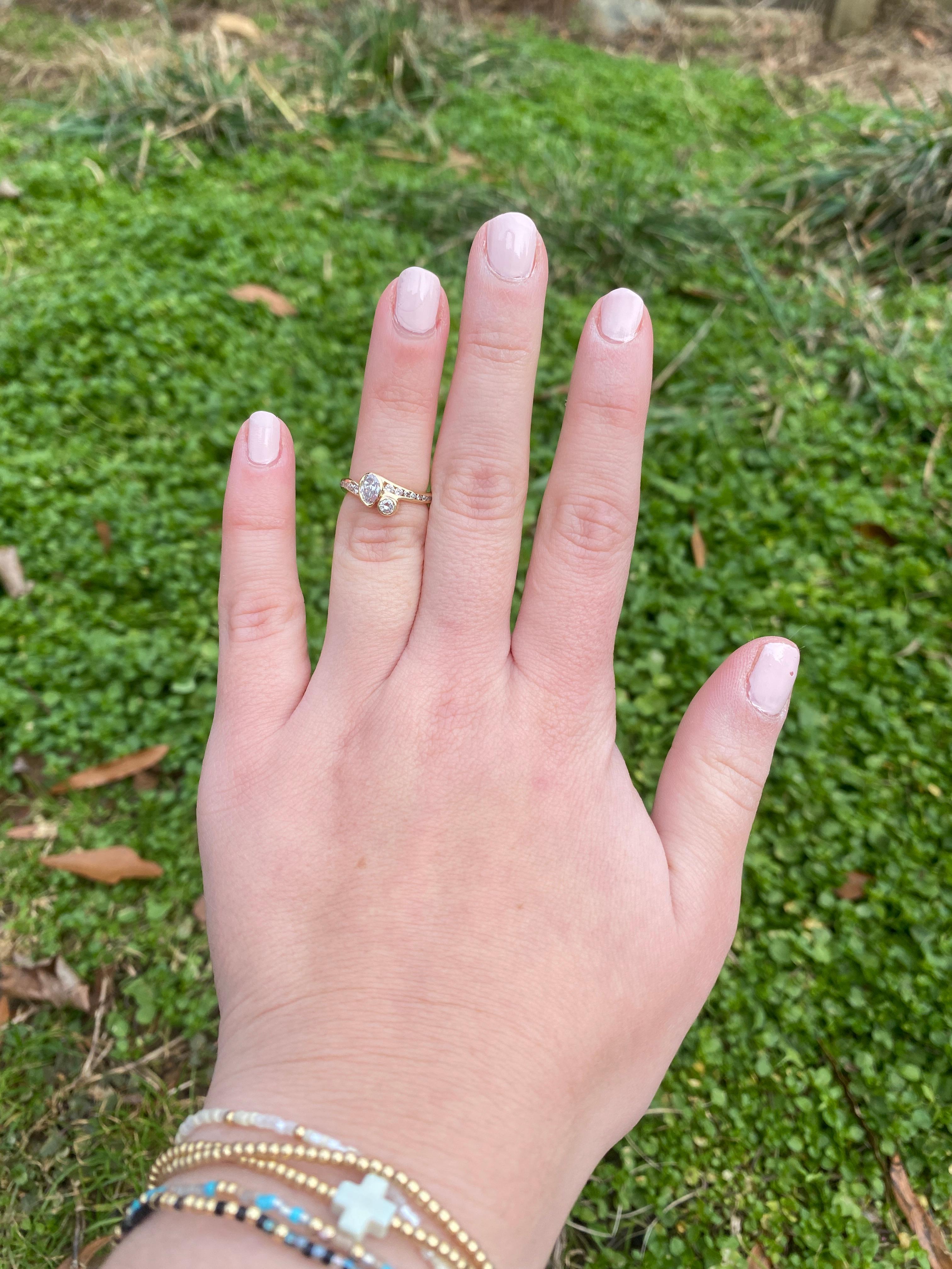 Anillo de derivación de pera con diamantes de 0,60 ctw, oro amarillo de 14k, tamaño del anillo 3,25 en venta 1
