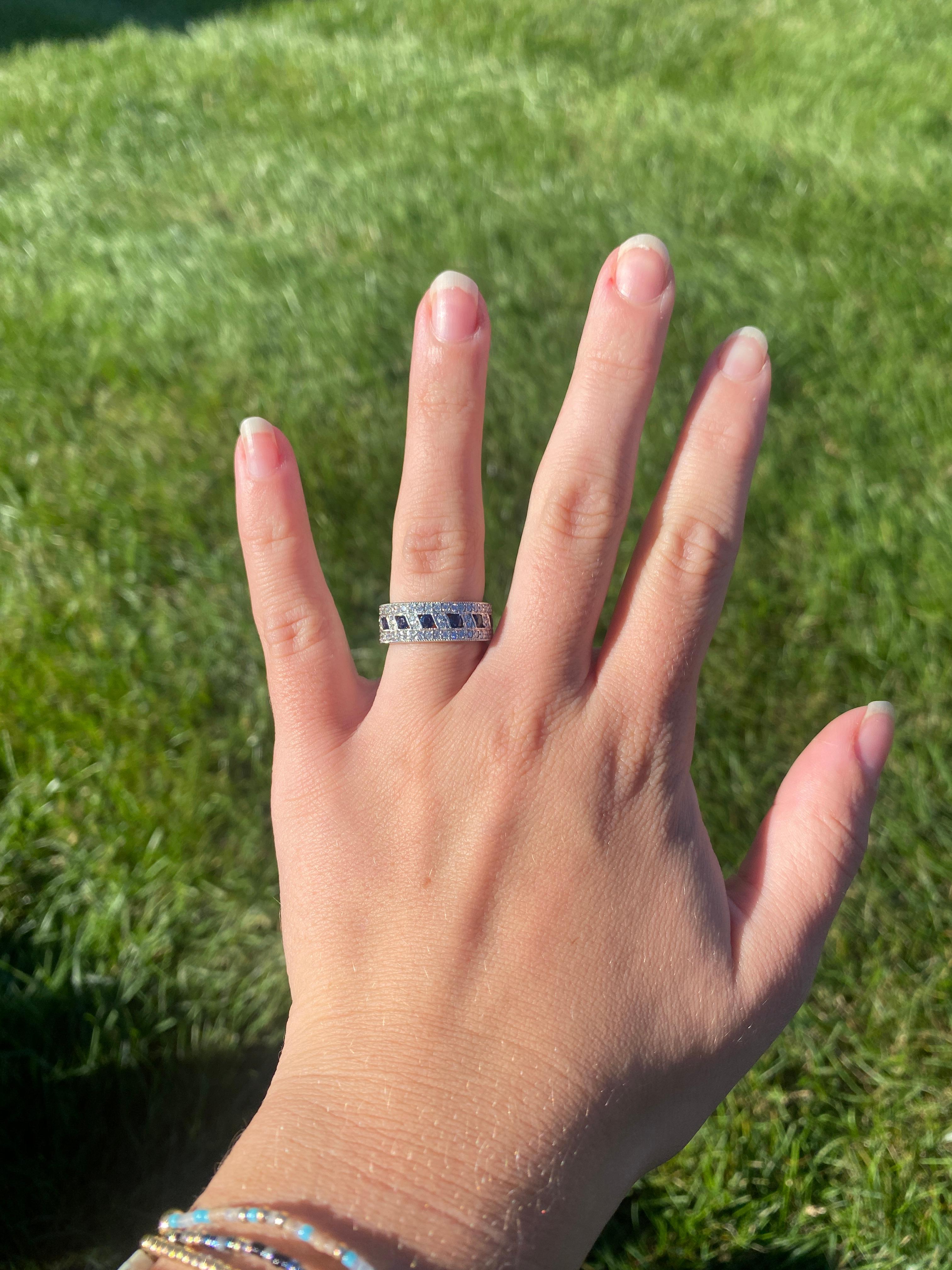 0,60ctw Saphir & Diamant Band Ring, 18k Weißgold, Ringgröße 6,5 im Angebot 1