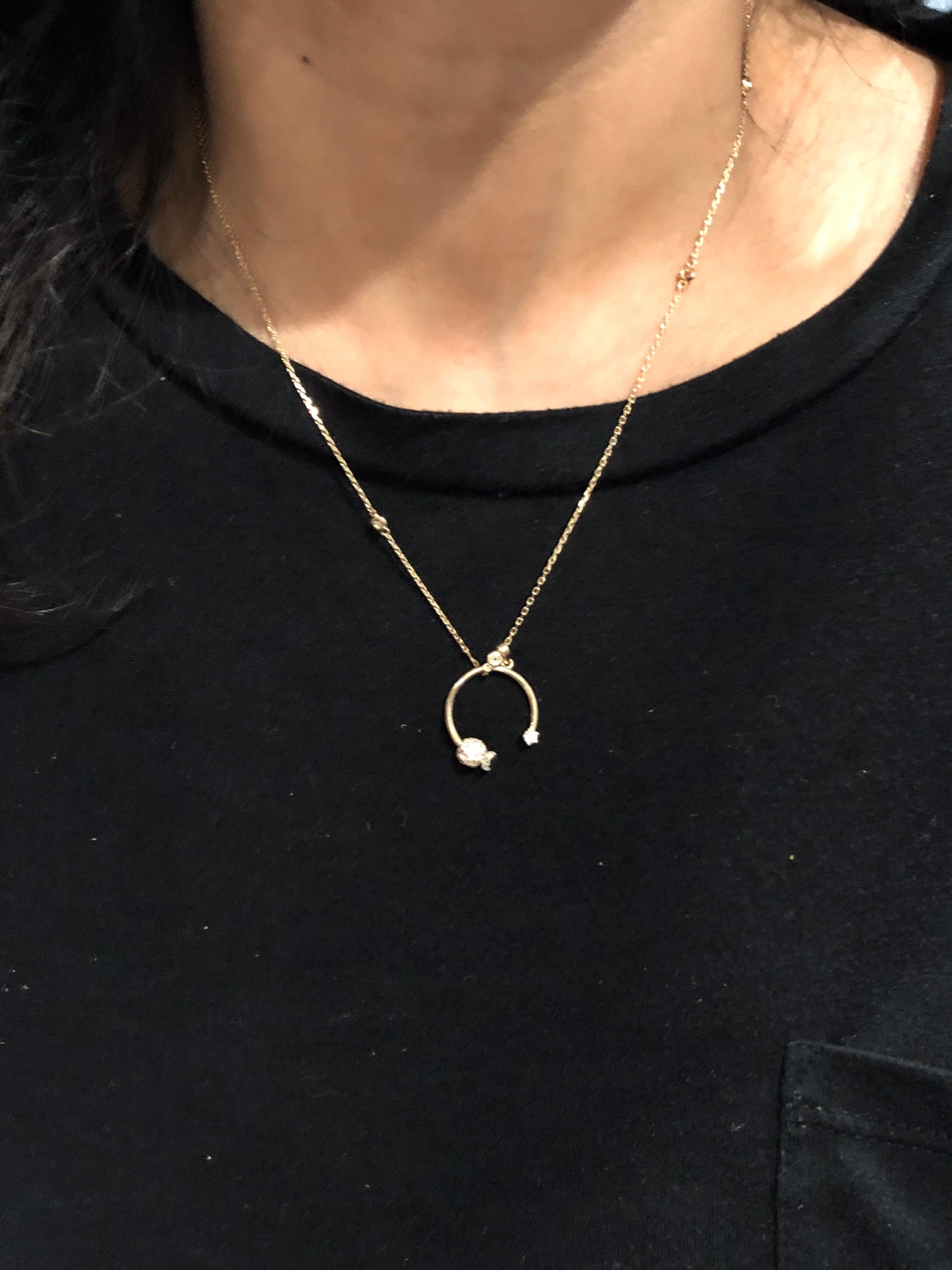 Halskette mit 0,61 Karat Diamant-Anhänger aus 14 Karat Gelbgold im Angebot 1