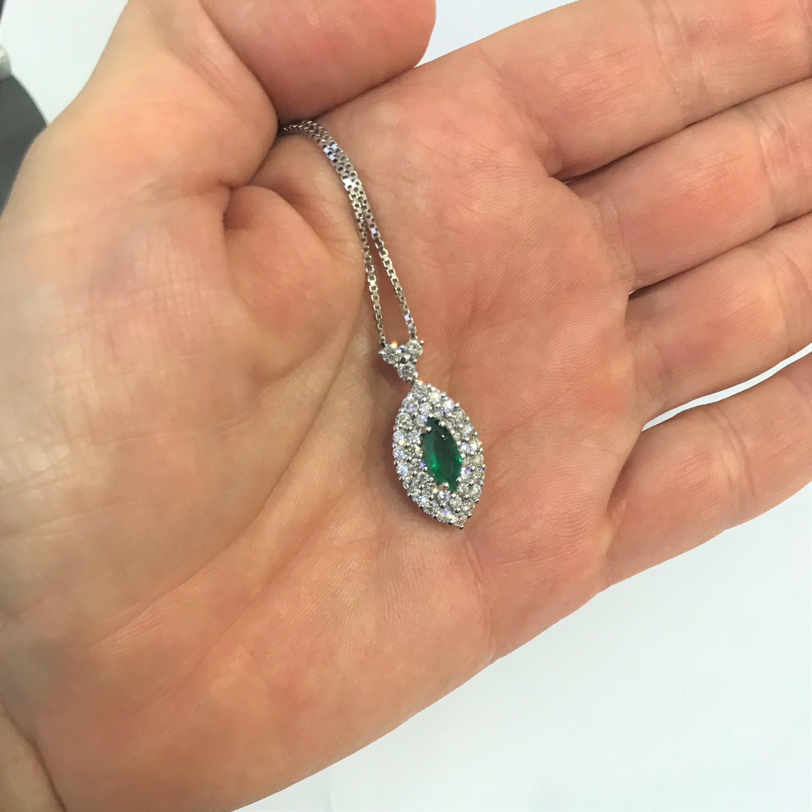 Round Cut 0.61 Carat Emerald 1.11 Carat Diamonds White Gold Necklace For Sale