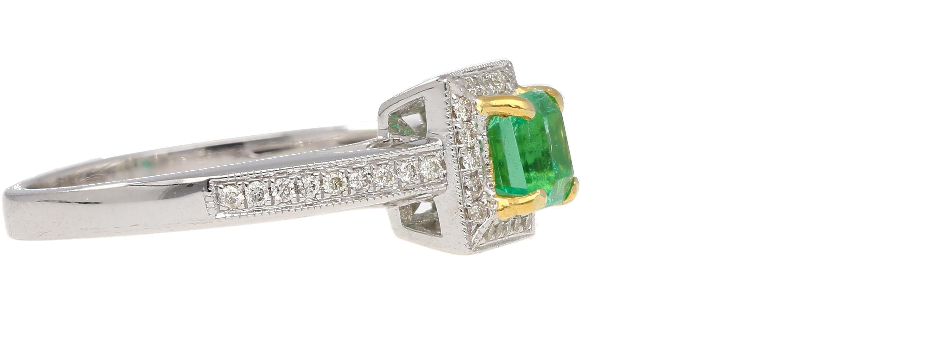 0.61 Carat Emerald & Diamond Square Shape Ring in 14K White Gold Size 6.5 In New Condition For Sale In Miami, FL