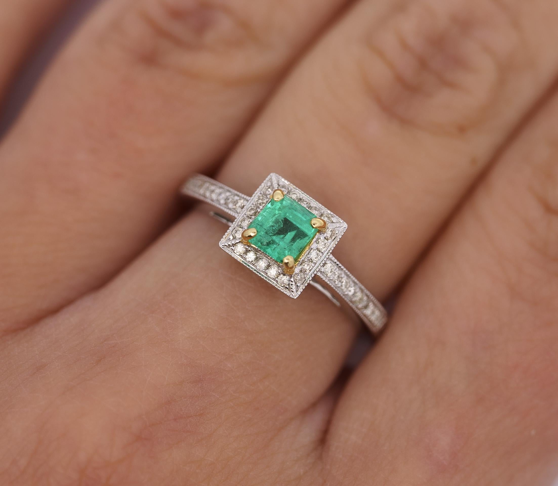 Women's or Men's 0.61 Carat Emerald & Diamond Square Shape Ring in 14K White Gold Size 6.5 For Sale