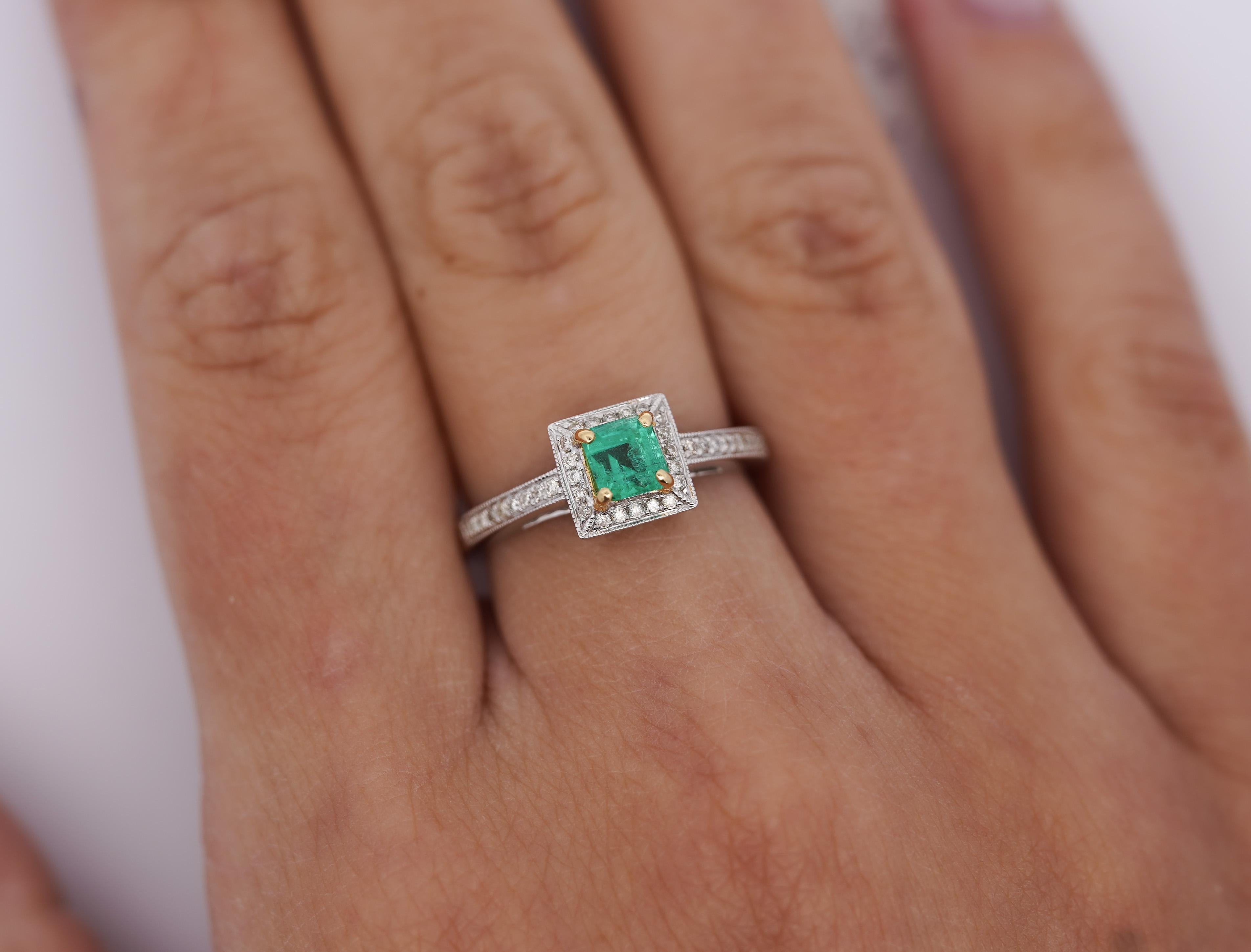 0.61 Carat Emerald & Diamond Square Shape Ring in 14K White Gold Size 6.5 For Sale 1