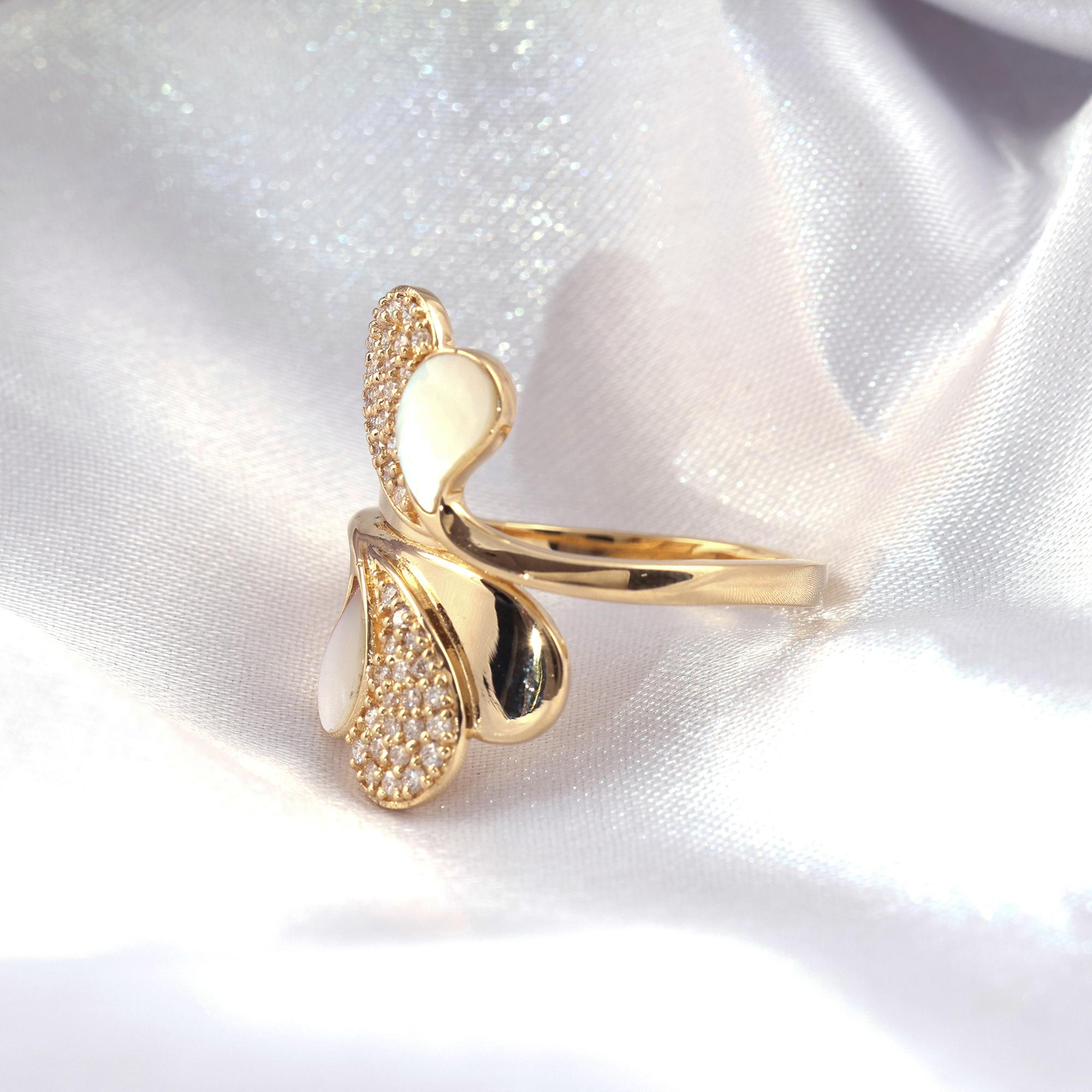 Im Angebot: 0,61 Karat Perlmutt Edelstein Ring 0,30 Karat Diamant 18 Karat Gelbgold () 3