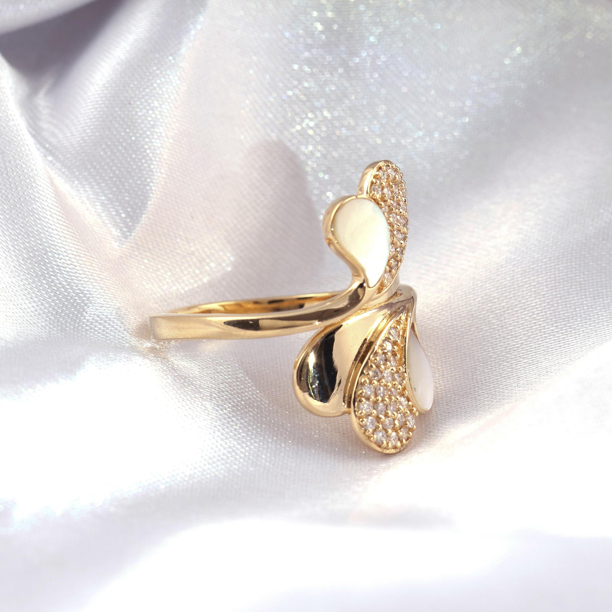 Im Angebot: 0,61 Karat Perlmutt Edelstein Ring 0,30 Karat Diamant 18 Karat Gelbgold () 6