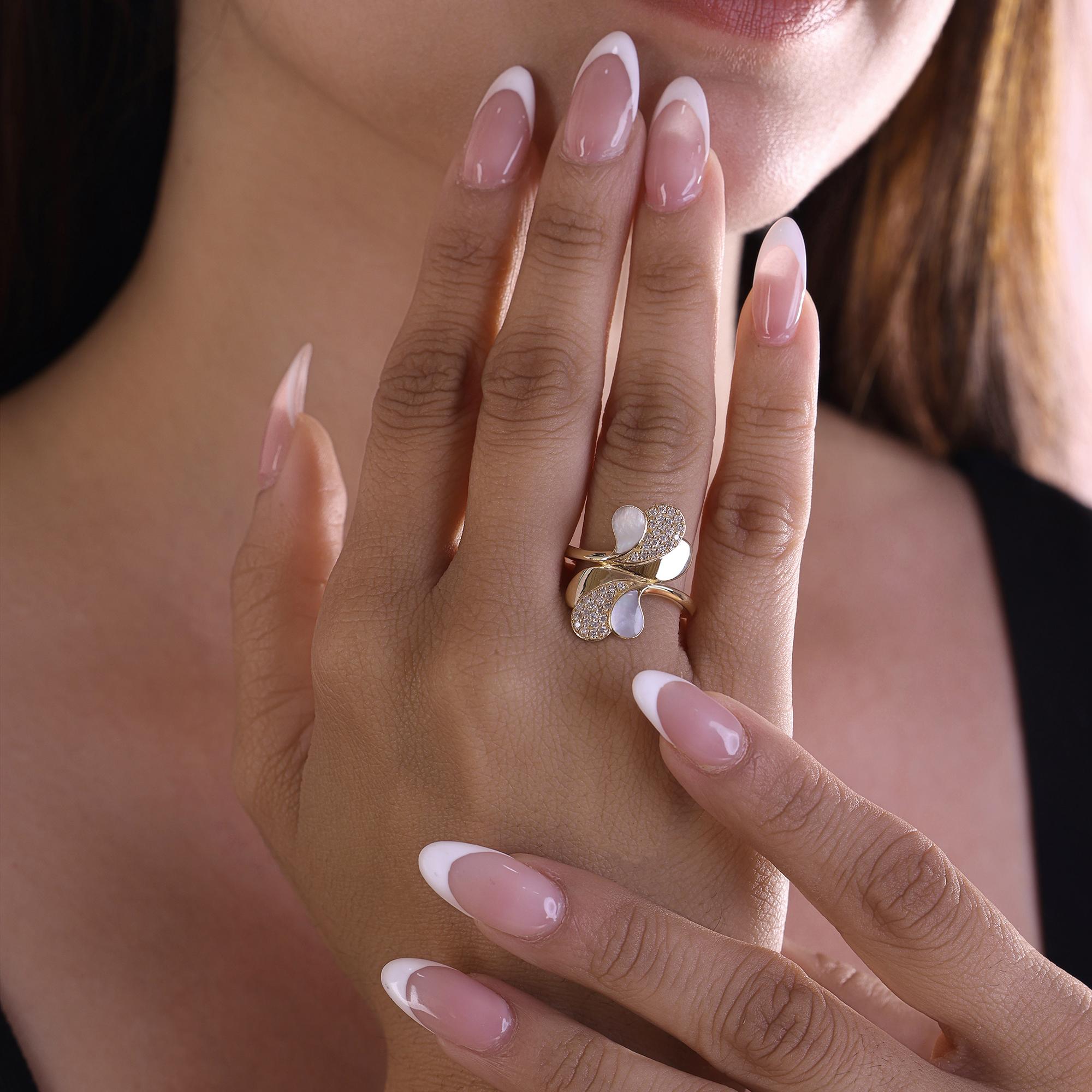 Im Angebot: 0,61 Karat Perlmutt Edelstein Ring 0,30 Karat Diamant 18 Karat Gelbgold () 8