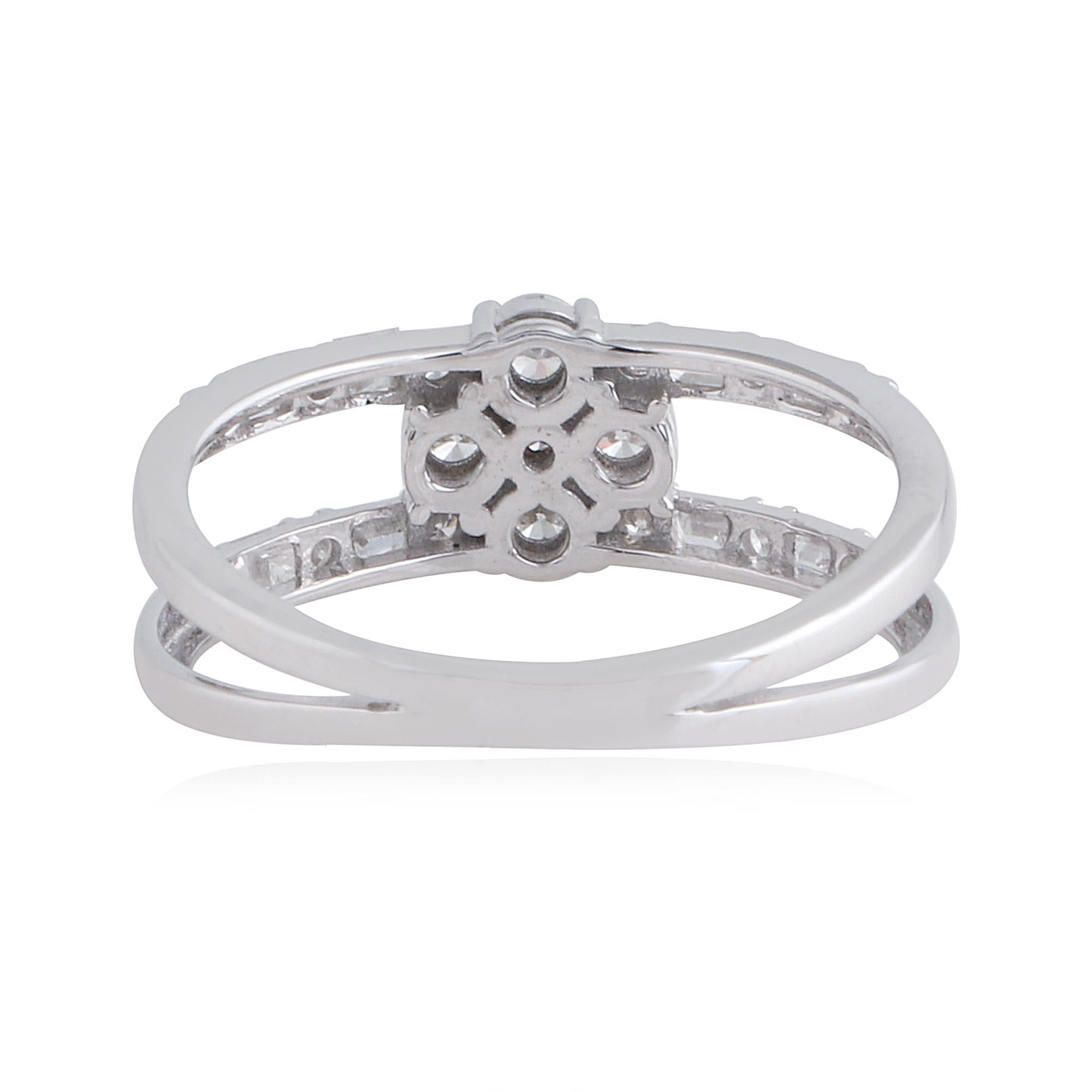 Women's 0.61 Carat SI Clarity HI Color Baguette Round Diamond Ring 18 Karat White Gold For Sale