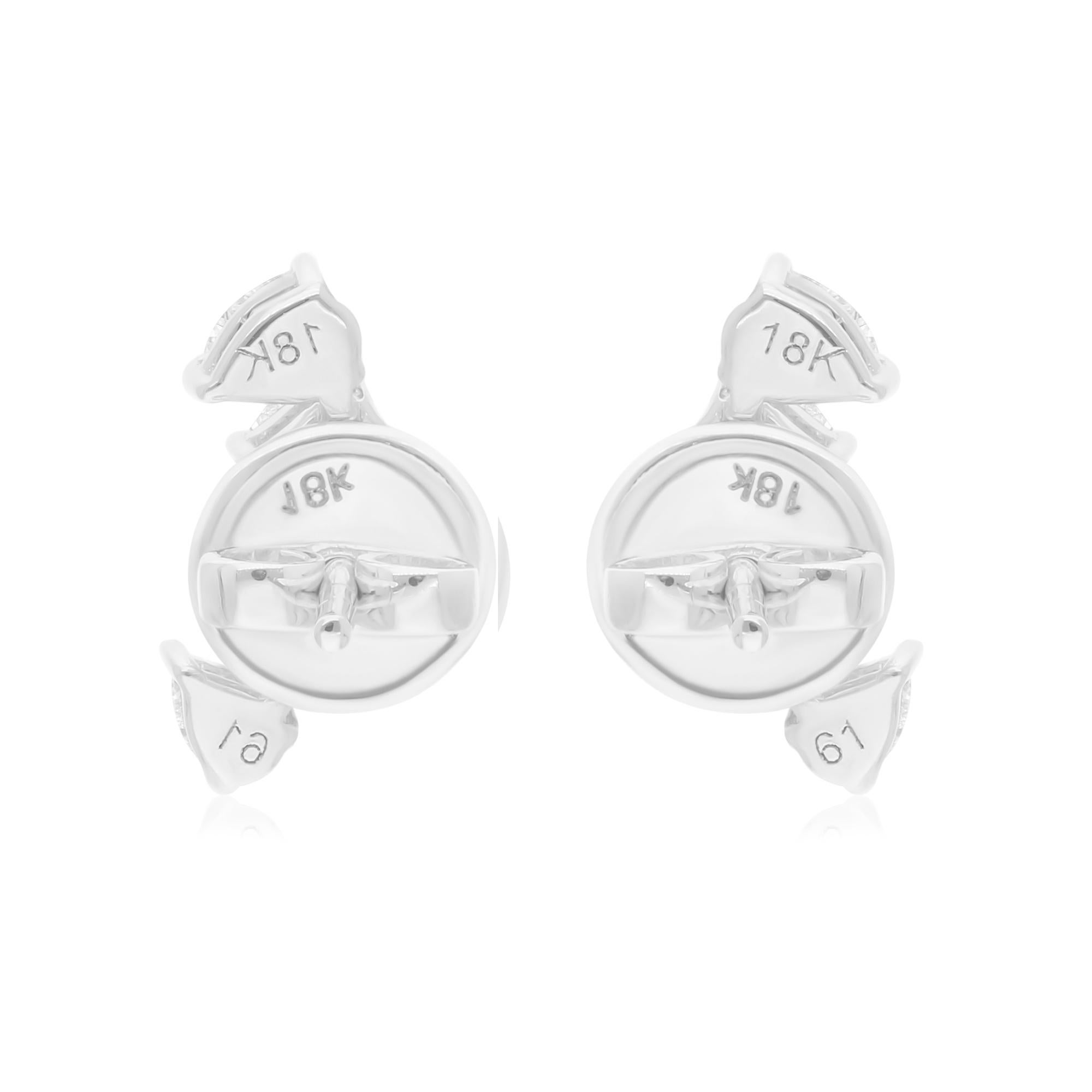 Boucles d'oreilles en or blanc 14 carats avec cinq diamants taille poire de 0,61 carat de pureté SI Neuf - En vente à Diera, Dubai