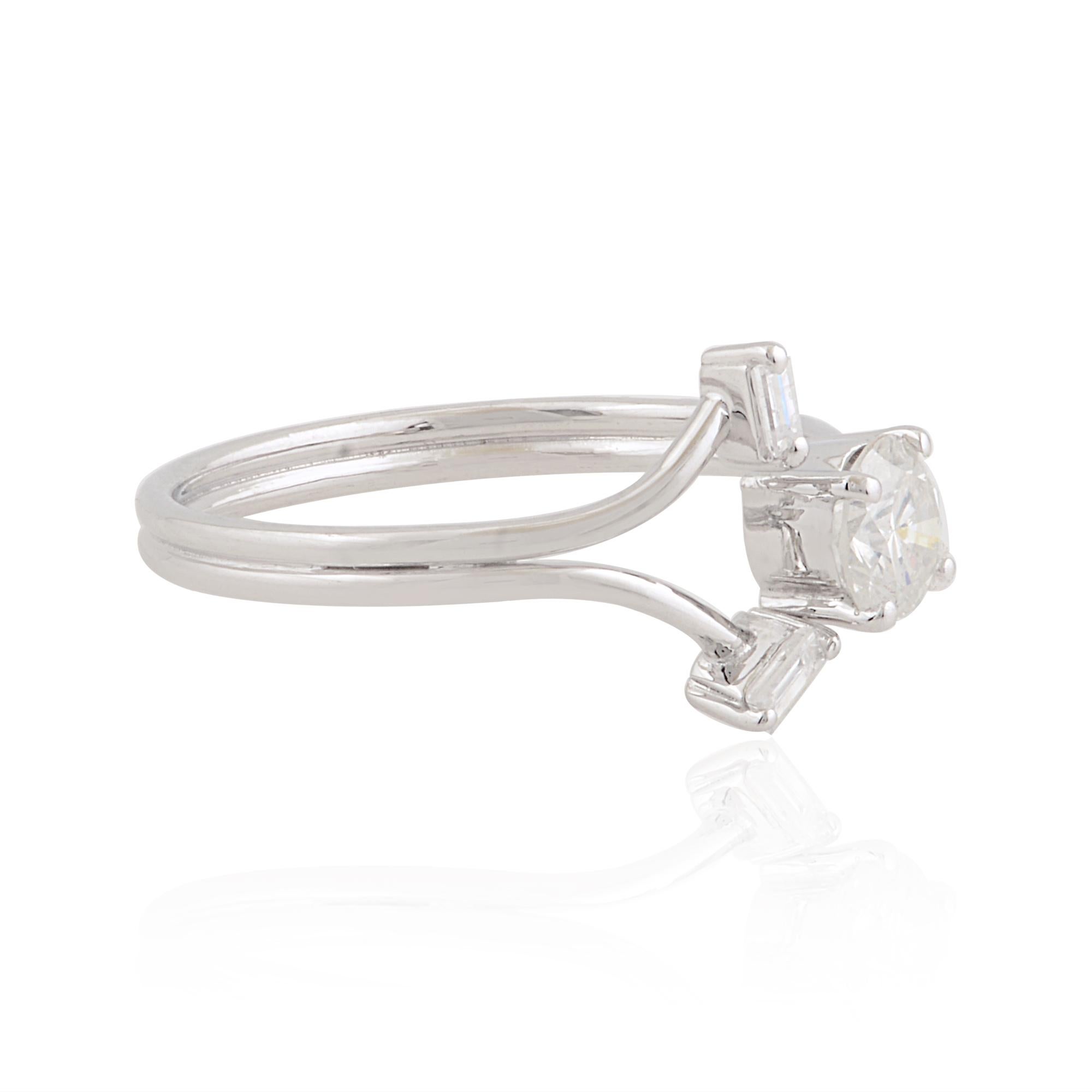 L'anello è una misura 7 e può essere ridimensionato a una misura più grande o più piccola su richiesta. Segui la vetrina di Spectrum Jewels per vedere le ultime collezioni e i pezzi esclusivi. Spectrum Jewels è orgoglioso di essere considerato un