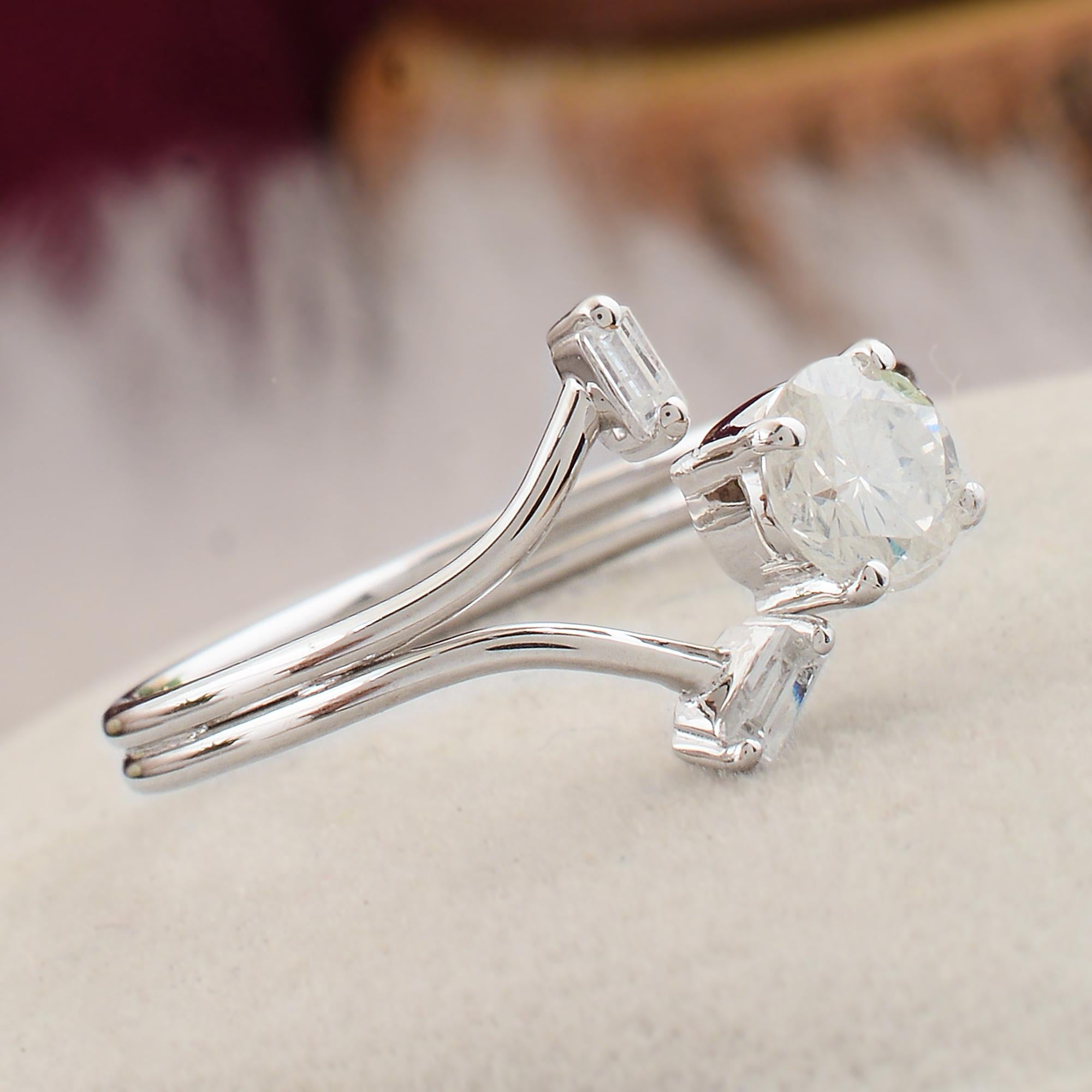 Moderno 0,61 Carati SI/H Baguette Round Brilliante Cut Diamond Promise Ring Oro Bianco 10k in vendita