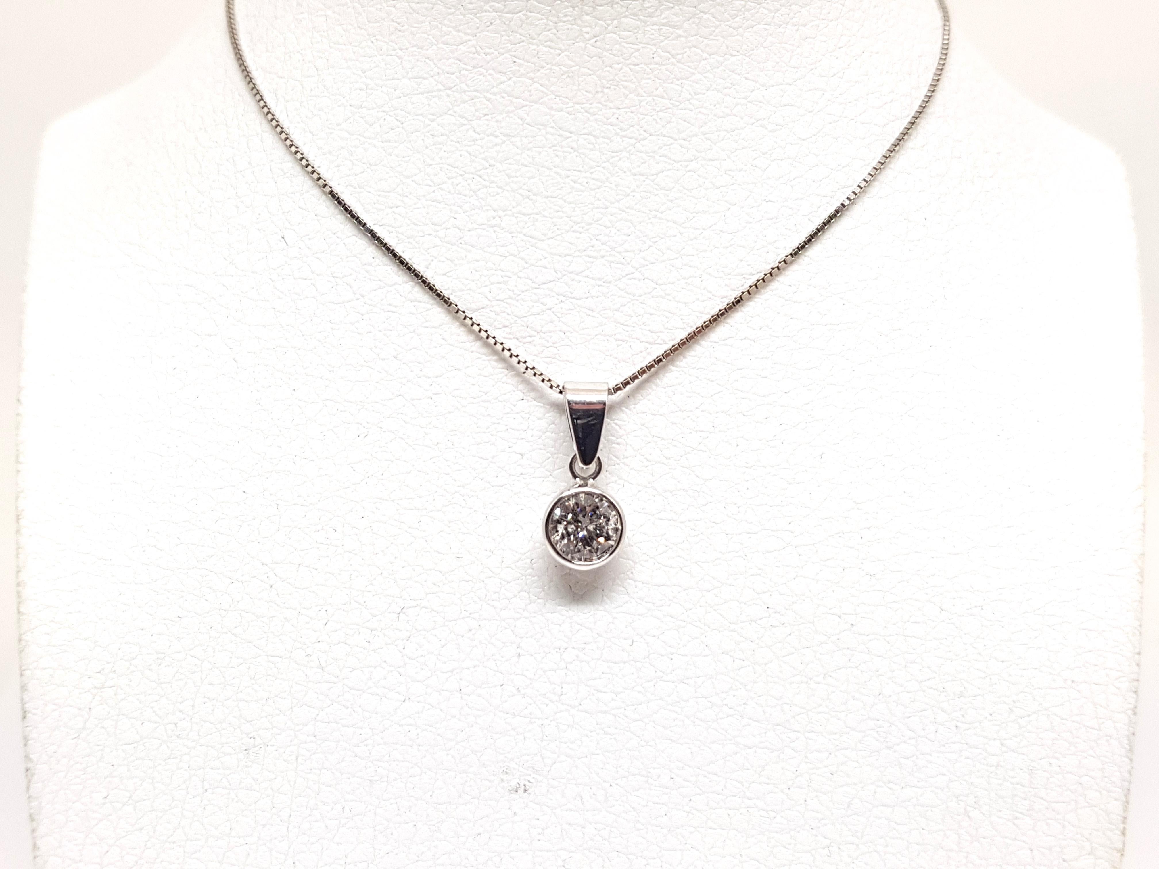 Contemporary 0.61 Carat White Gold Necklace Diamond Solitaire Pendant For Sale