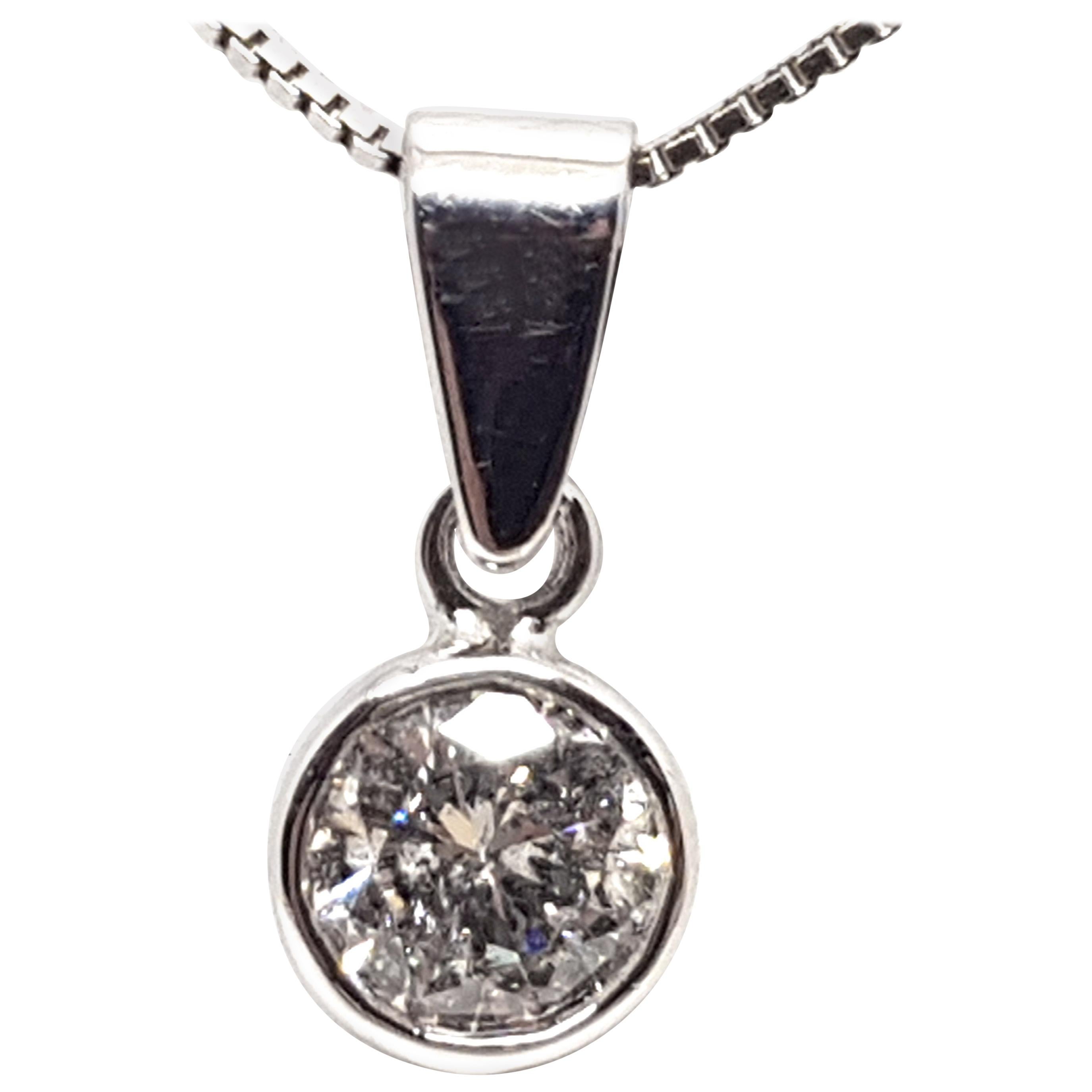 0.61 Carat White Gold Necklace Diamond Solitaire Pendant For Sale