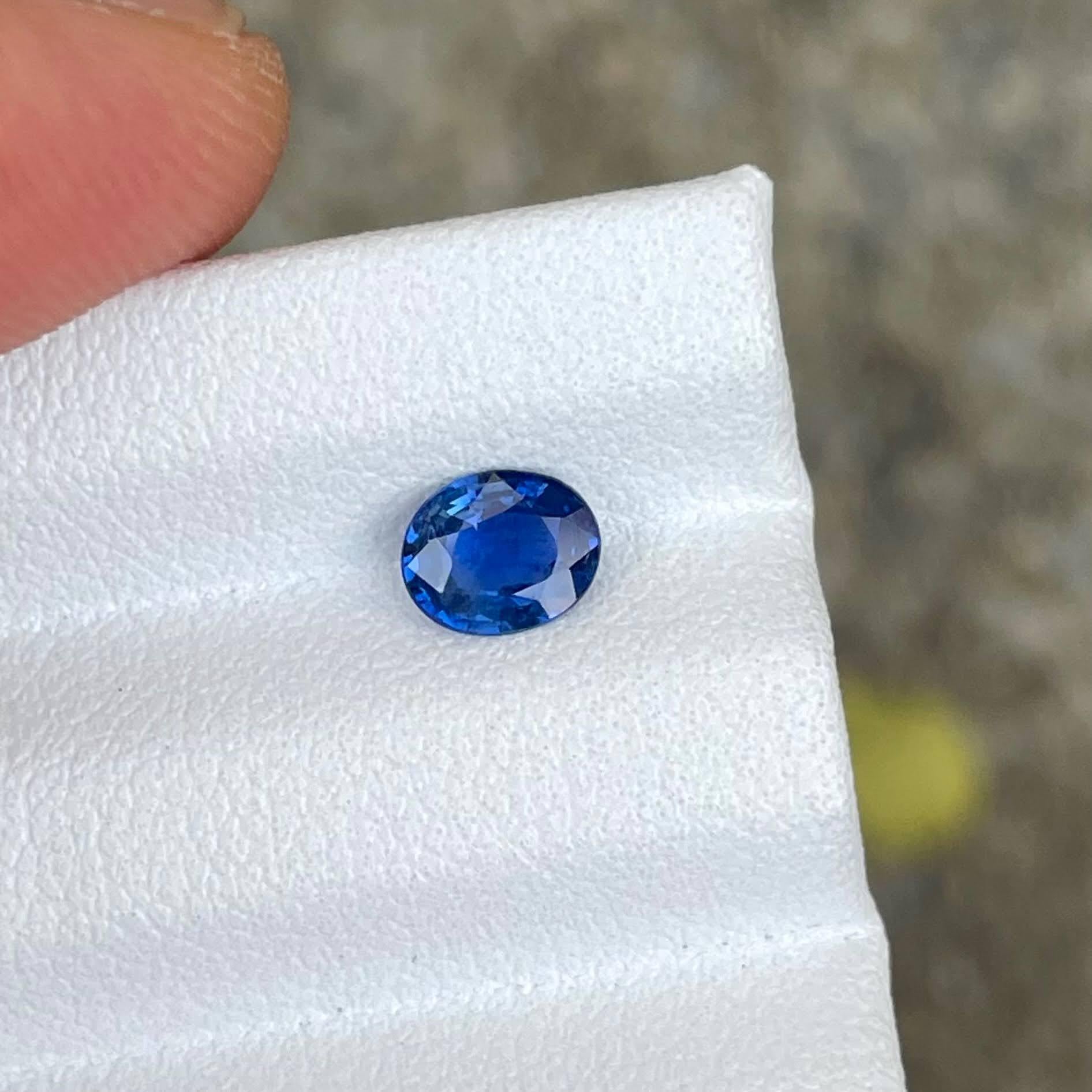 Moderne Pierre précieuse du Sri Lanka, saphir bleu doux de 0,61 carat, taille ovale en vente