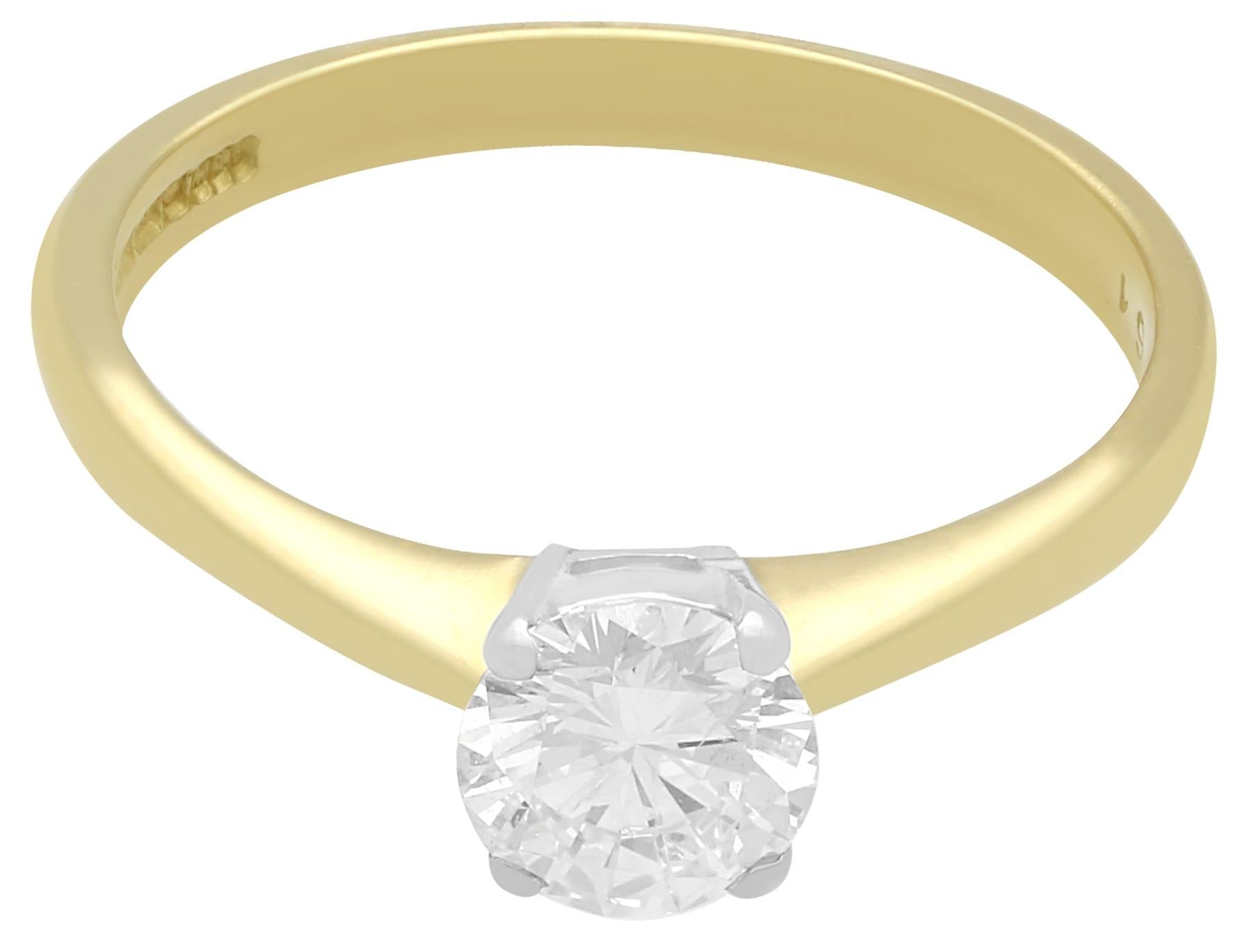 Taille ronde Bague de fiançailles solitaire en or jaune 18 carats et diamants 0,61 carat en vente