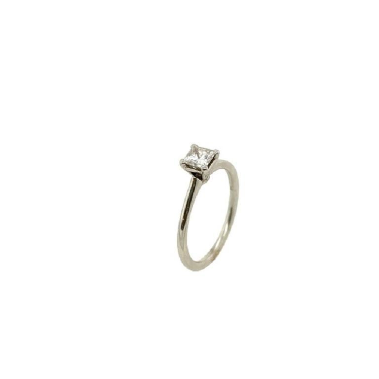 14ct White Gold 0.61ct D VVS1 GIA Square Modified Solitaire Diamond Ring.

Additional Information:
Total Diamond Weight: 0.61ct
Diamond Colour: D
Diamond Clarity: VVS1
Total Weight: 2.9g
Ring Size: P 1/2
SMS3461  