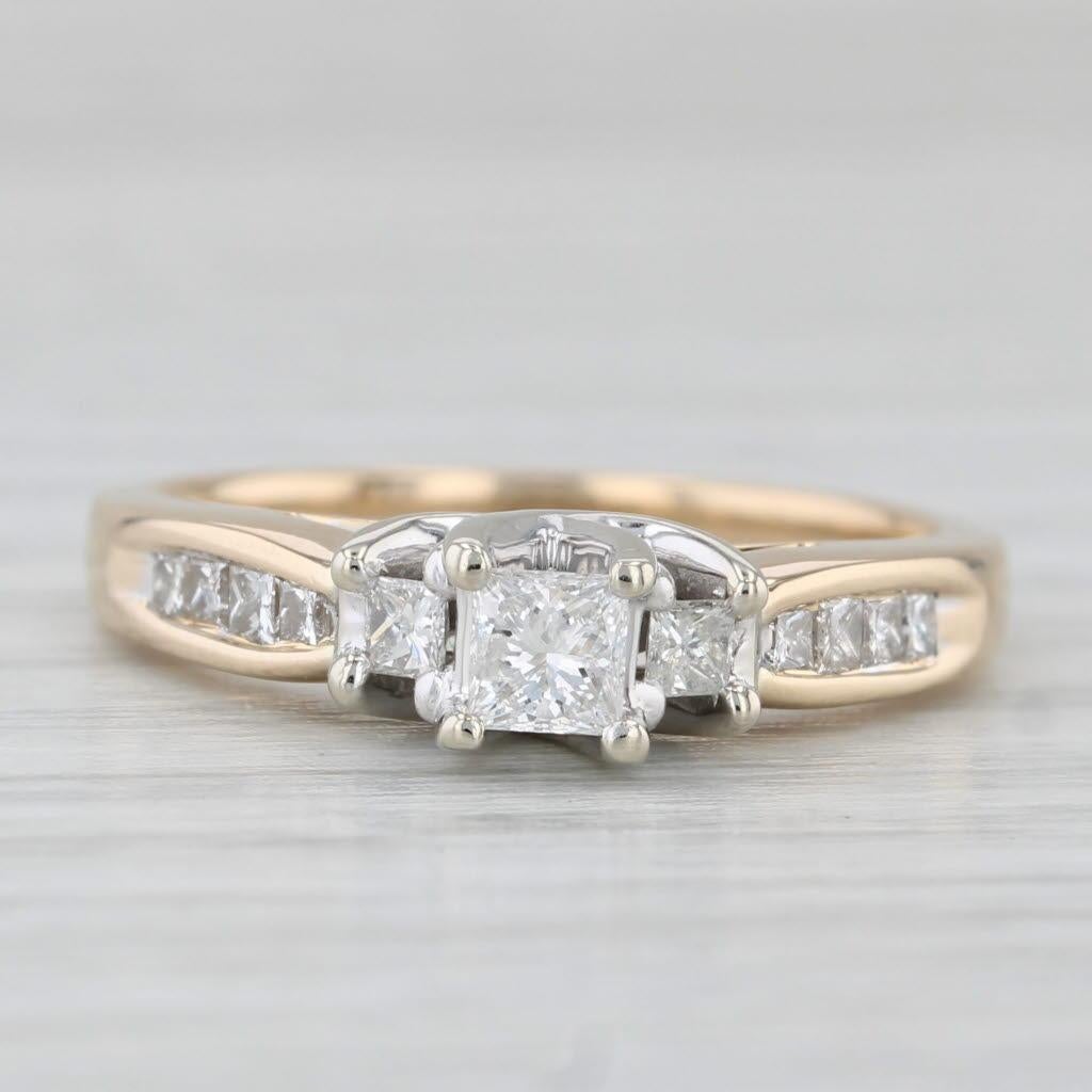Anello di fidanzamento con diamante principessa da 0,61ctw in oro giallo bianco 14k, misura 7 In condizioni buone in vendita a McLeansville, NC