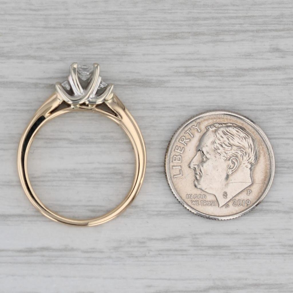 Anello di fidanzamento con diamante principessa da 0,61ctw in oro giallo bianco 14k, misura 7 in vendita 2