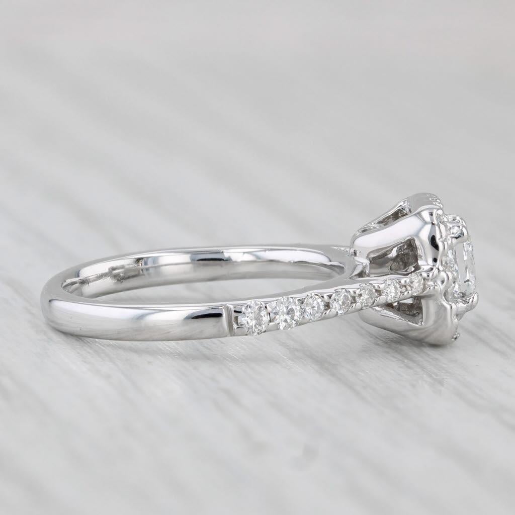 da uomo o donna Anello di fidanzamento con diamante aureolato da 0,61 carati in oro bianco 14k, misura 5 in vendita