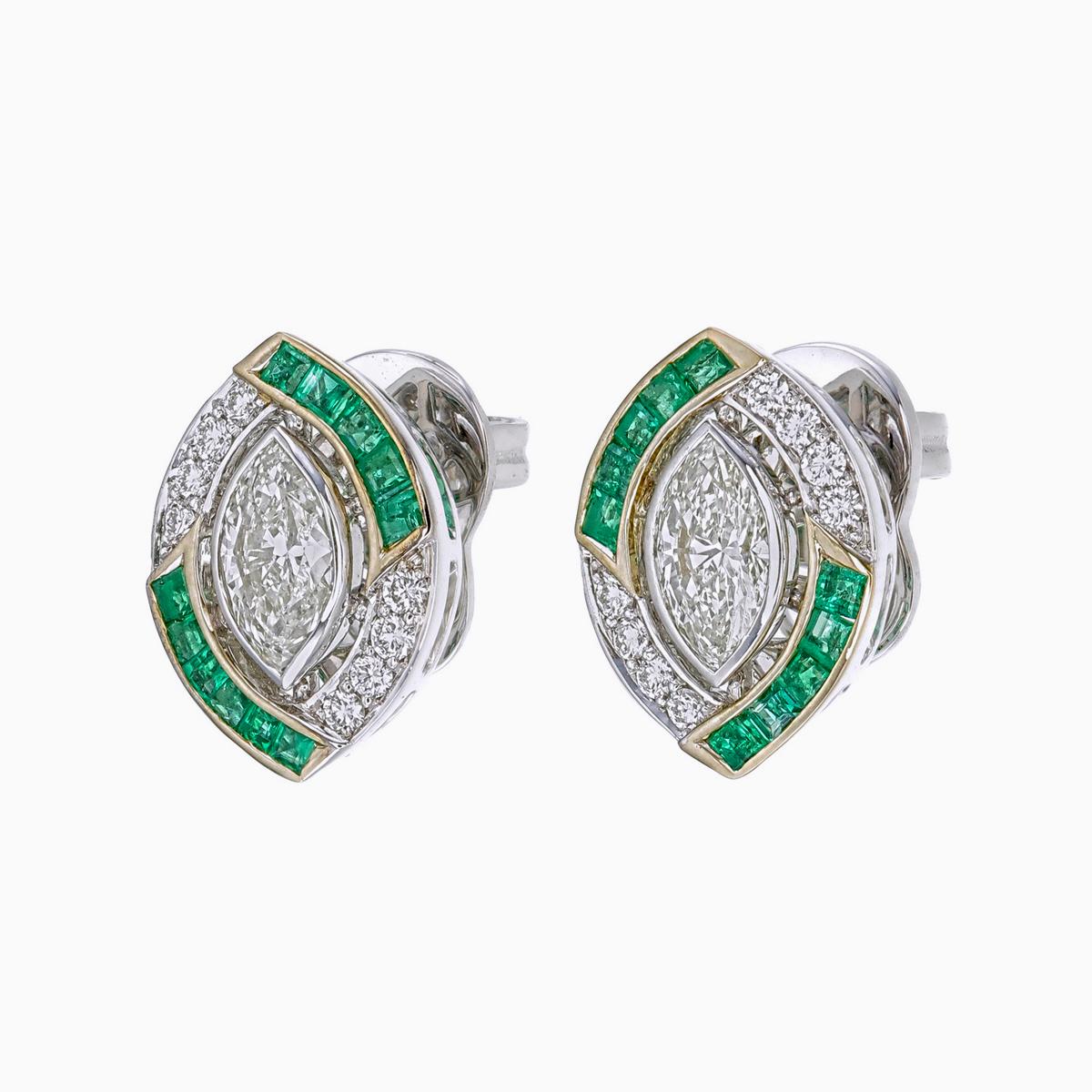 Taglio vecchia miniera 0.62 Carat Emerald And Diamond Earrings In 18 Karat White Gold in vendita