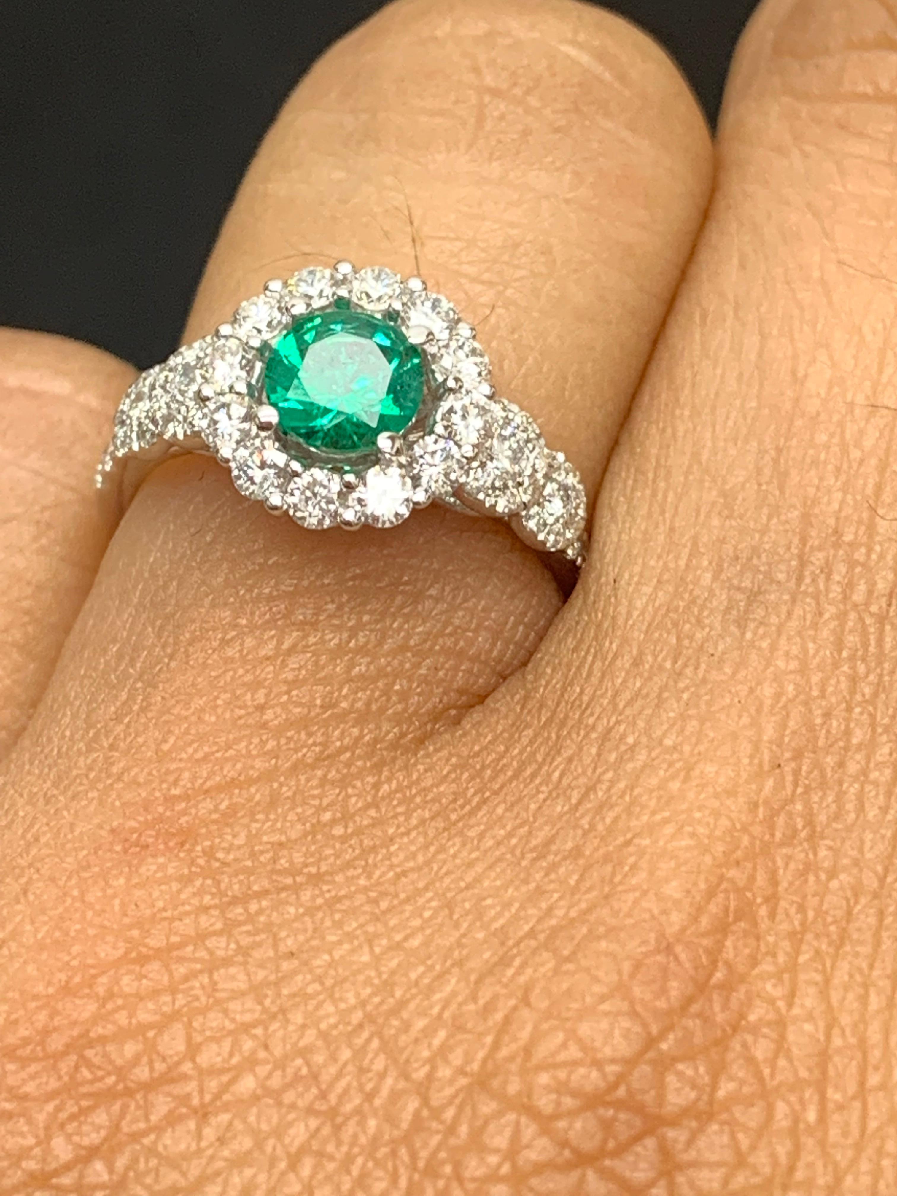 0.62 Carat Round Cut Emerald and Diamond Fashion Ring in 18k White Gold In New Condition For Sale In NEW YORK, NY