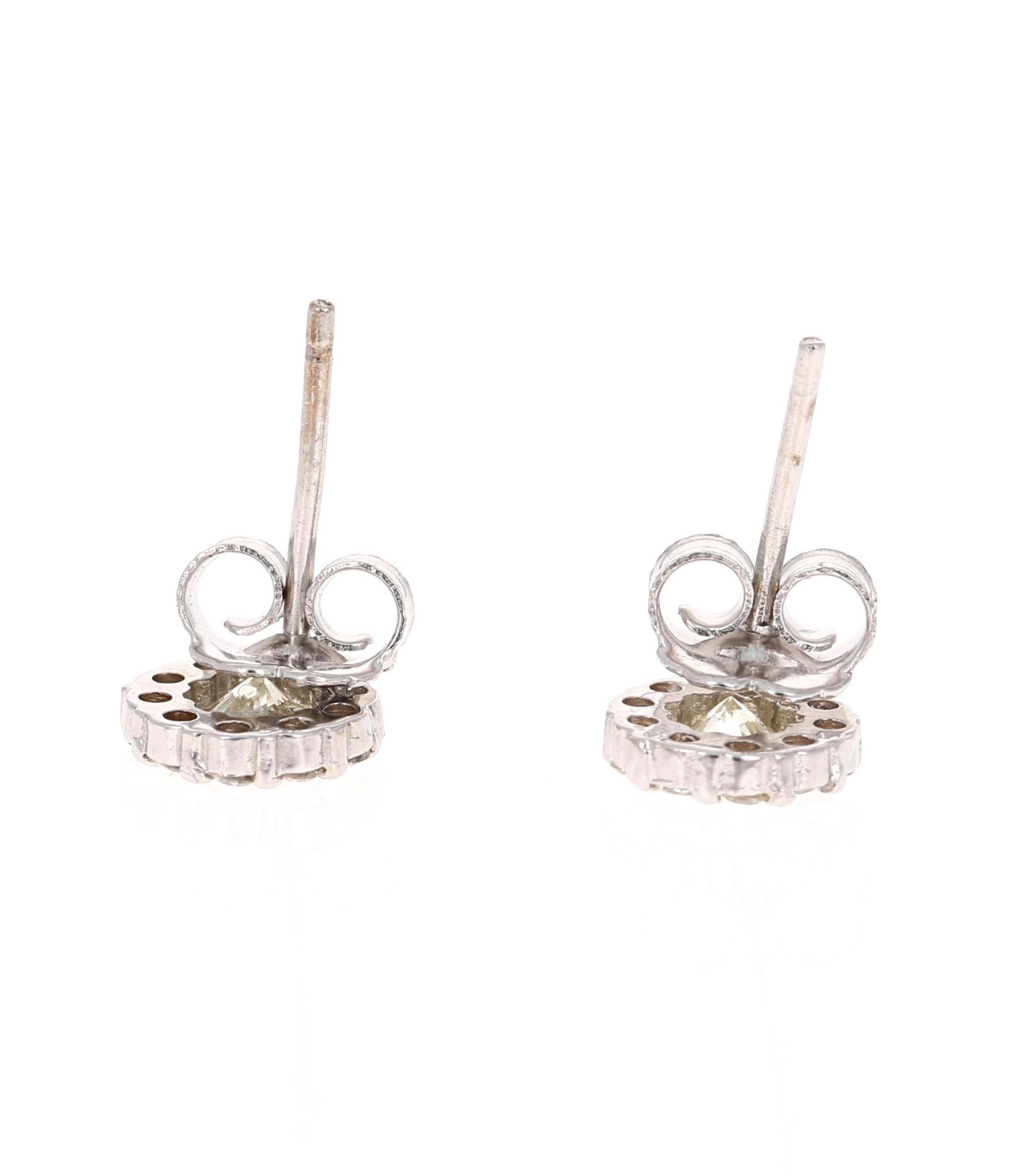 0,62 Karat Natürlicher Runder Diamant Blümchen-Design 14 Karat Weißgold Ohrstecker (Zeitgenössisch) im Angebot