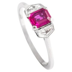 Bague en or blanc 0,62 carat rubis diamant