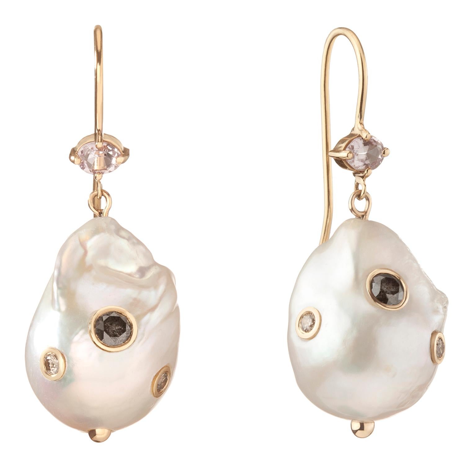 Women's or Men's 0.62 Carat Salt and Pepper Diamond 0.45 Carat Morganite Baroque Pearl Bridal Ear For Sale