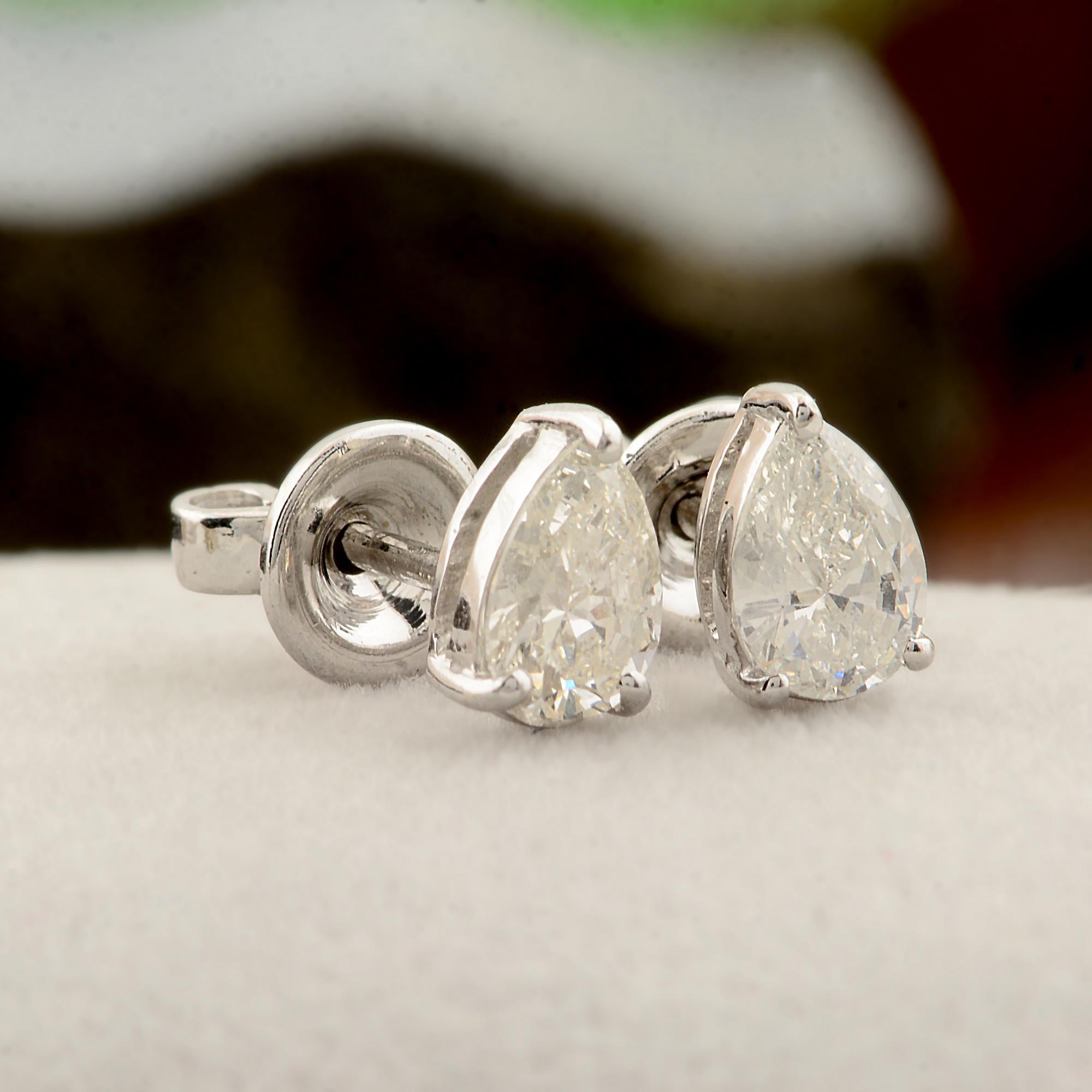 Coulées dans de l'or 10 carats, ces boucles d'oreilles exquises sont serties de 0,62 carats de diamants étincelants.

Suivez la vitrine de Spectrum Jewels pour découvrir la dernière collection et les pièces exclusives. Spectrum Jewels est fièrement