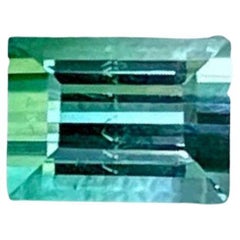 Pierre tourmaline afghane bicolore taille baguette 0,62 carat