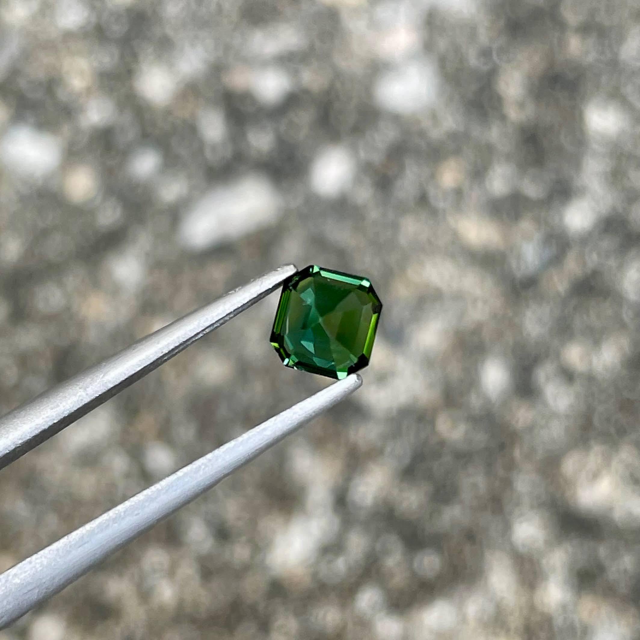 0.62 Karat Mintgrüner Turmalin Asscher-Schliff Natürlicher Afghanischer Edelstein im Angebot 1
