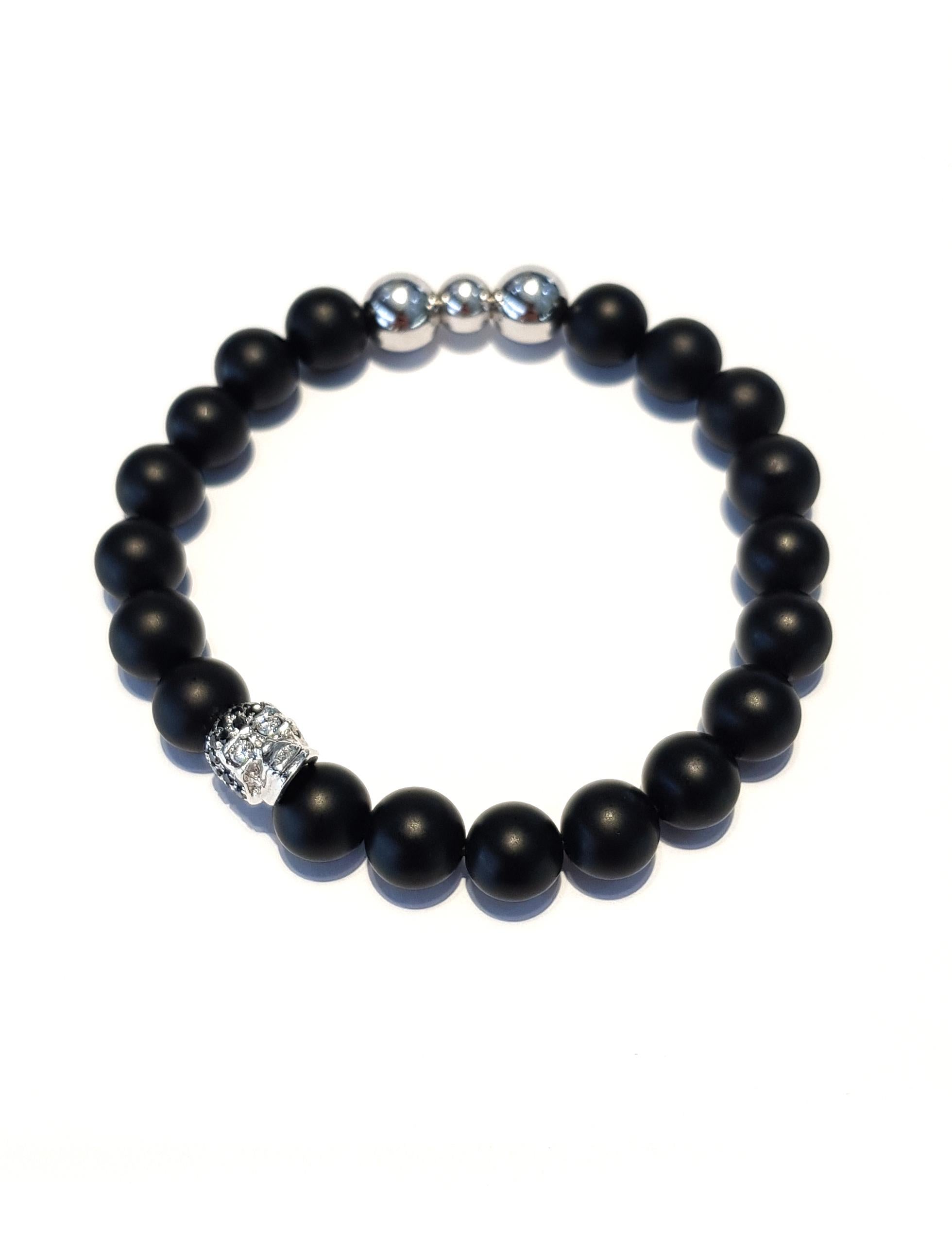 Modern 0.62 CT Round Black White Diamond Steel 18 KT Gold Skull Agate Bracelet  For Sale