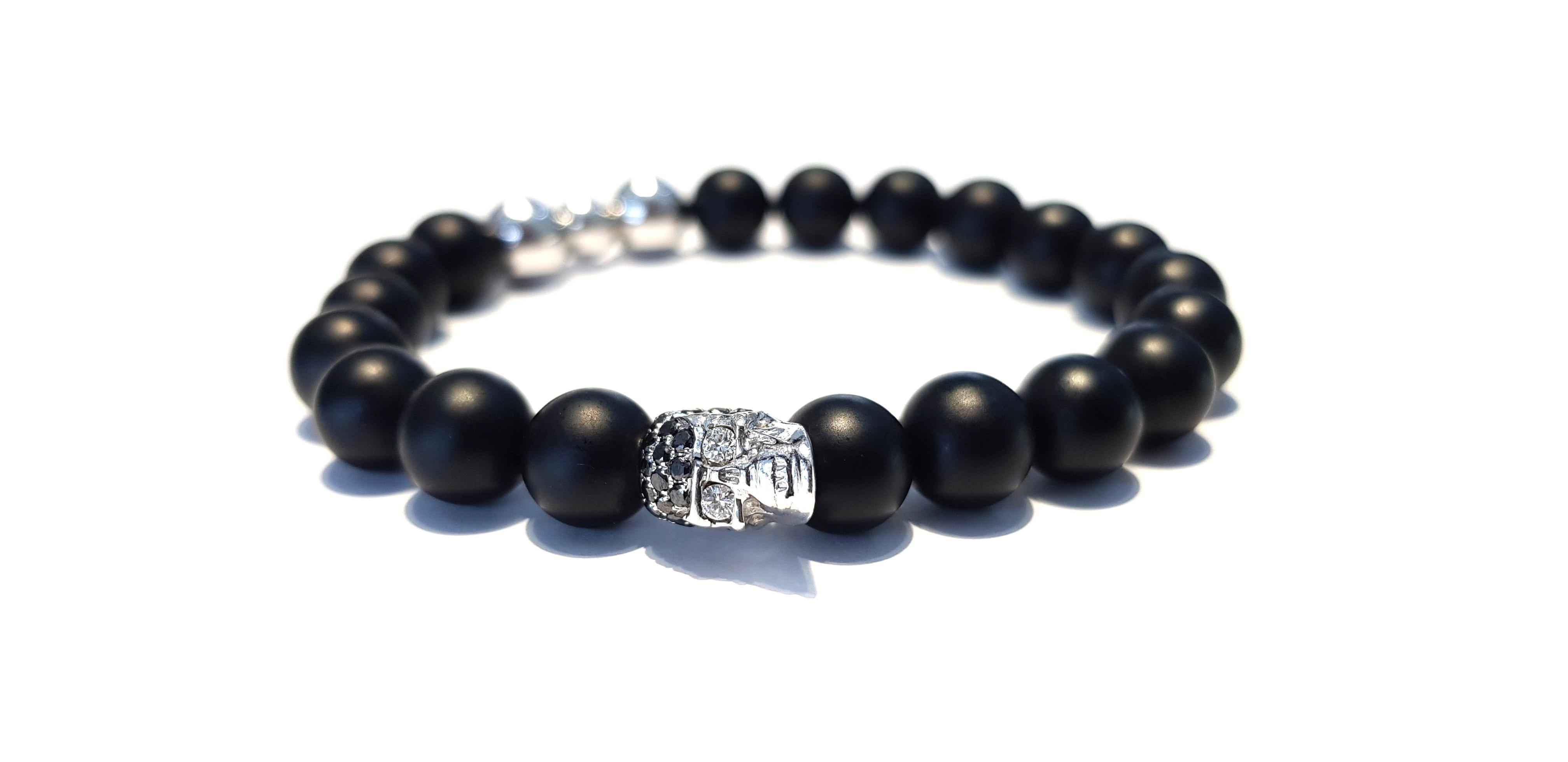 Women's or Men's 0.62 CT Round Black White Diamond Steel 18 KT Gold Skull Agate Bracelet  For Sale