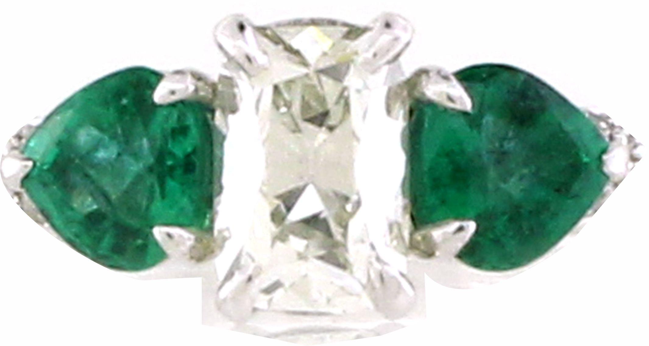 Ring mit 0,62 Karat Smaragd und 0,9 Karat weißem Diamant (Kissenschliff) im Angebot