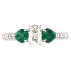 Ring mit 0,62 Karat Smaragd und 0,9 Karat weißem Diamant