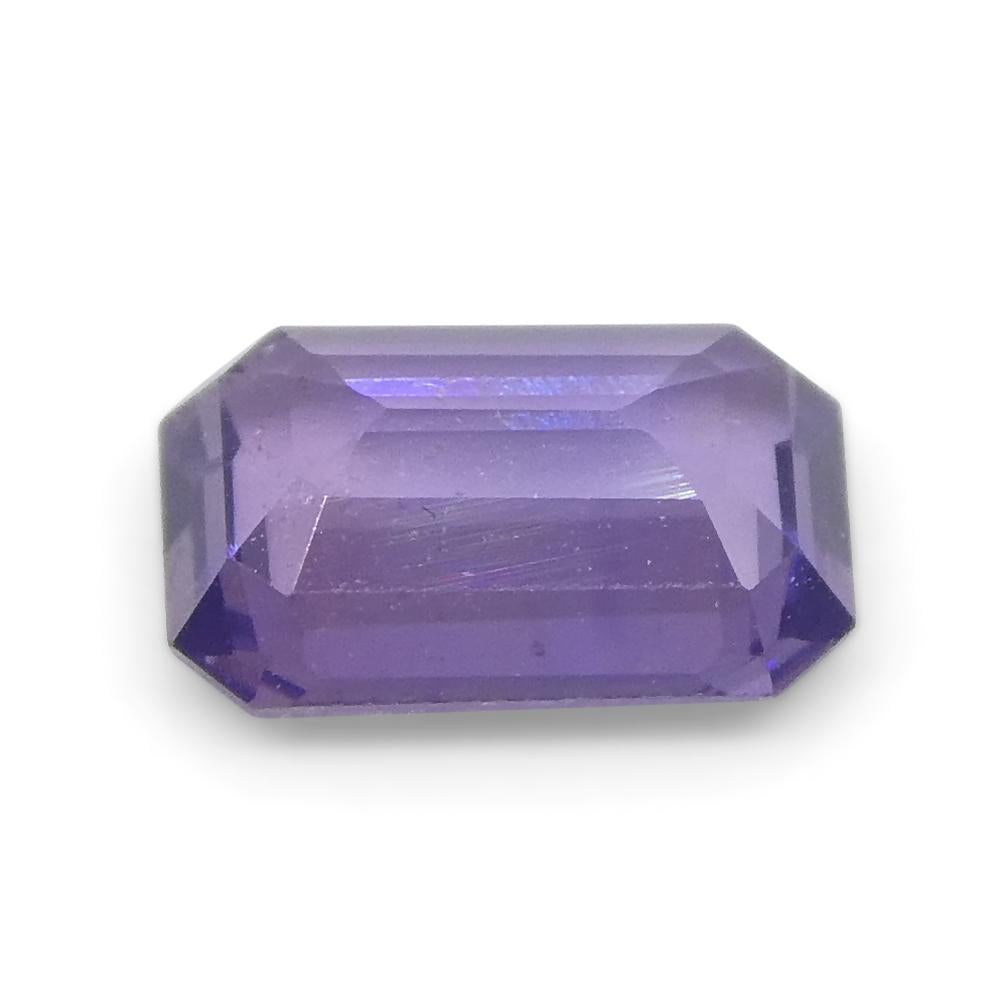 Saphir violet taille émeraude de 0.62 carat provenant d'Afrique de l'Est, non chauffé en vente 1