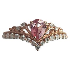 0,62 Karat PADPARADSCHA Saphirring in 18k massivem, Prinzessin Tiara Kronenring