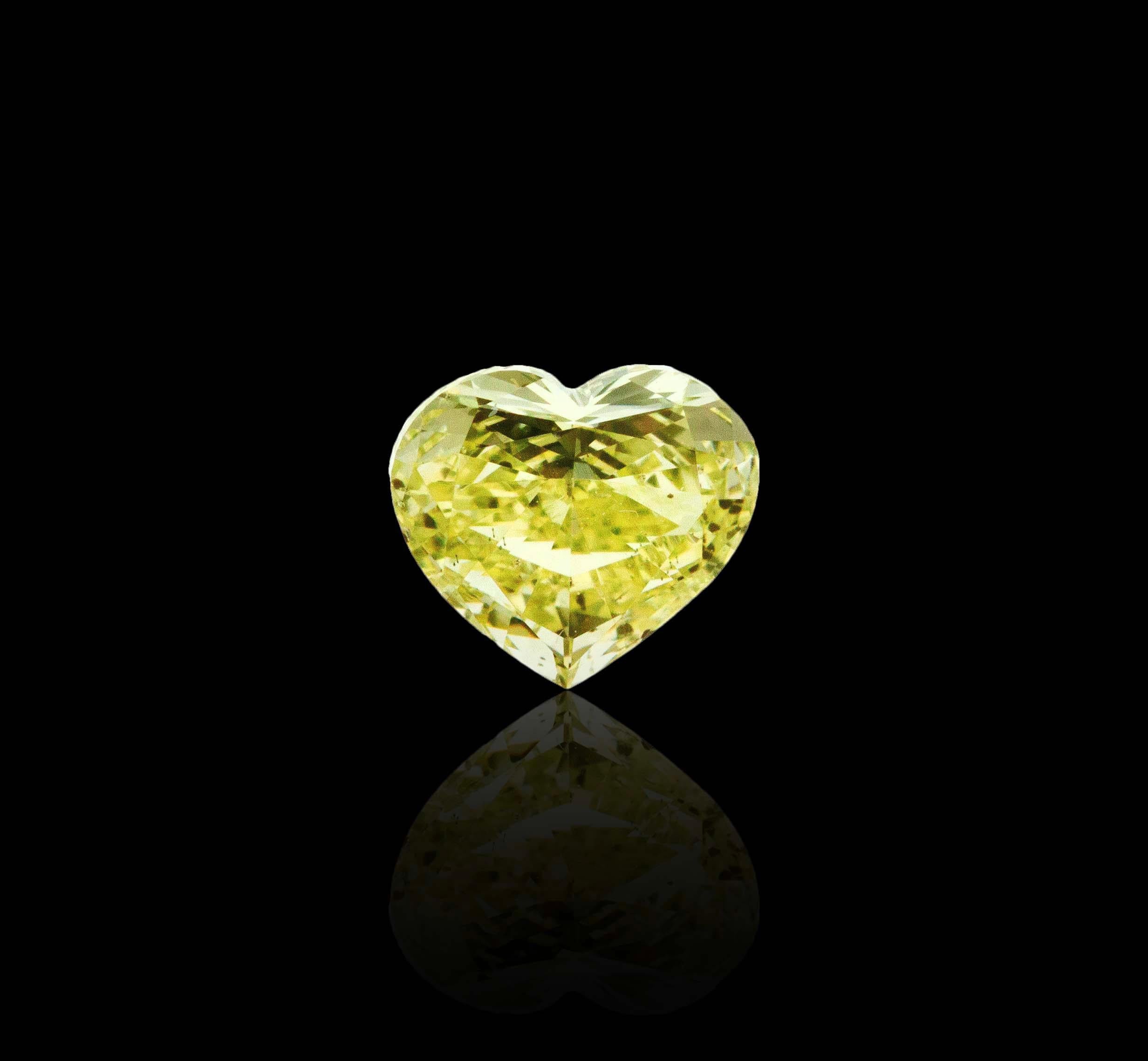 Women's 0.63 Carat Green-Yellow Heart Diamond Engagement Cocktail Ring, GIA Certificate For Sale
