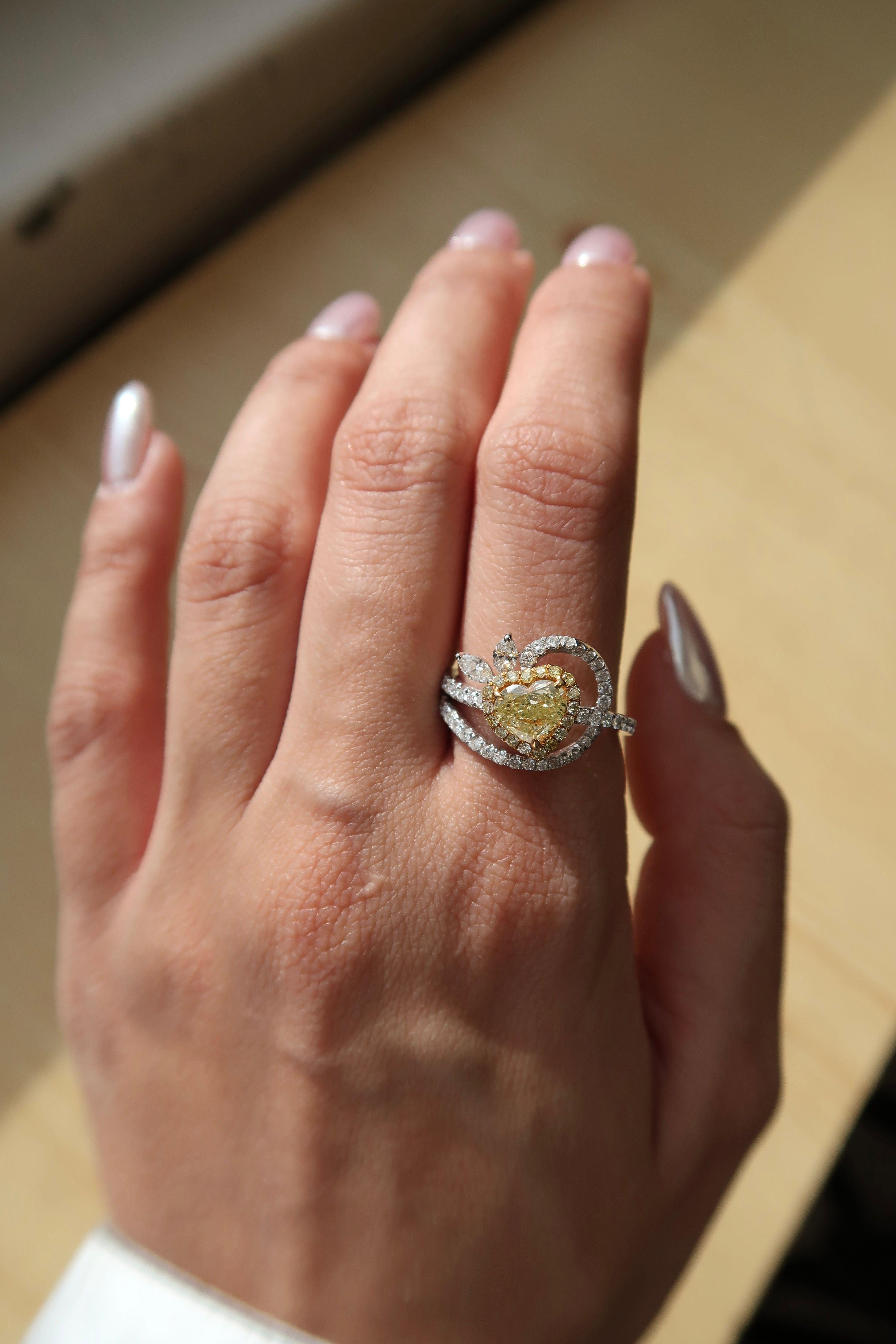 0.63 Carat Green-Yellow Heart Diamond Engagement Cocktail Ring, GIA Certificate For Sale 1