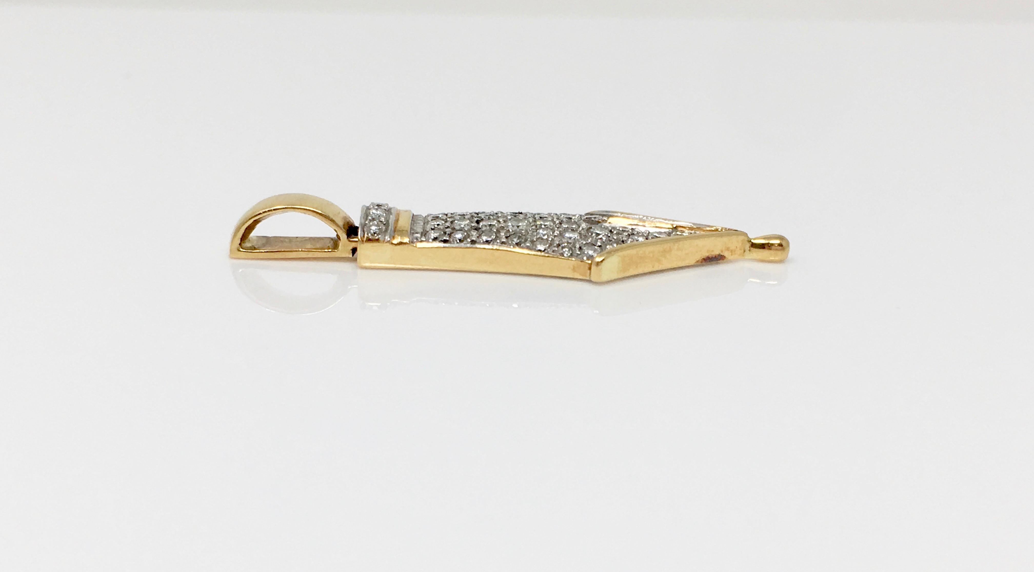 Colgante Redondo Brillante Blanco Natural De 0,63 Quilates En Oro Blanco De 18 Quilates. en Nuevo estado para la venta en New York, NY