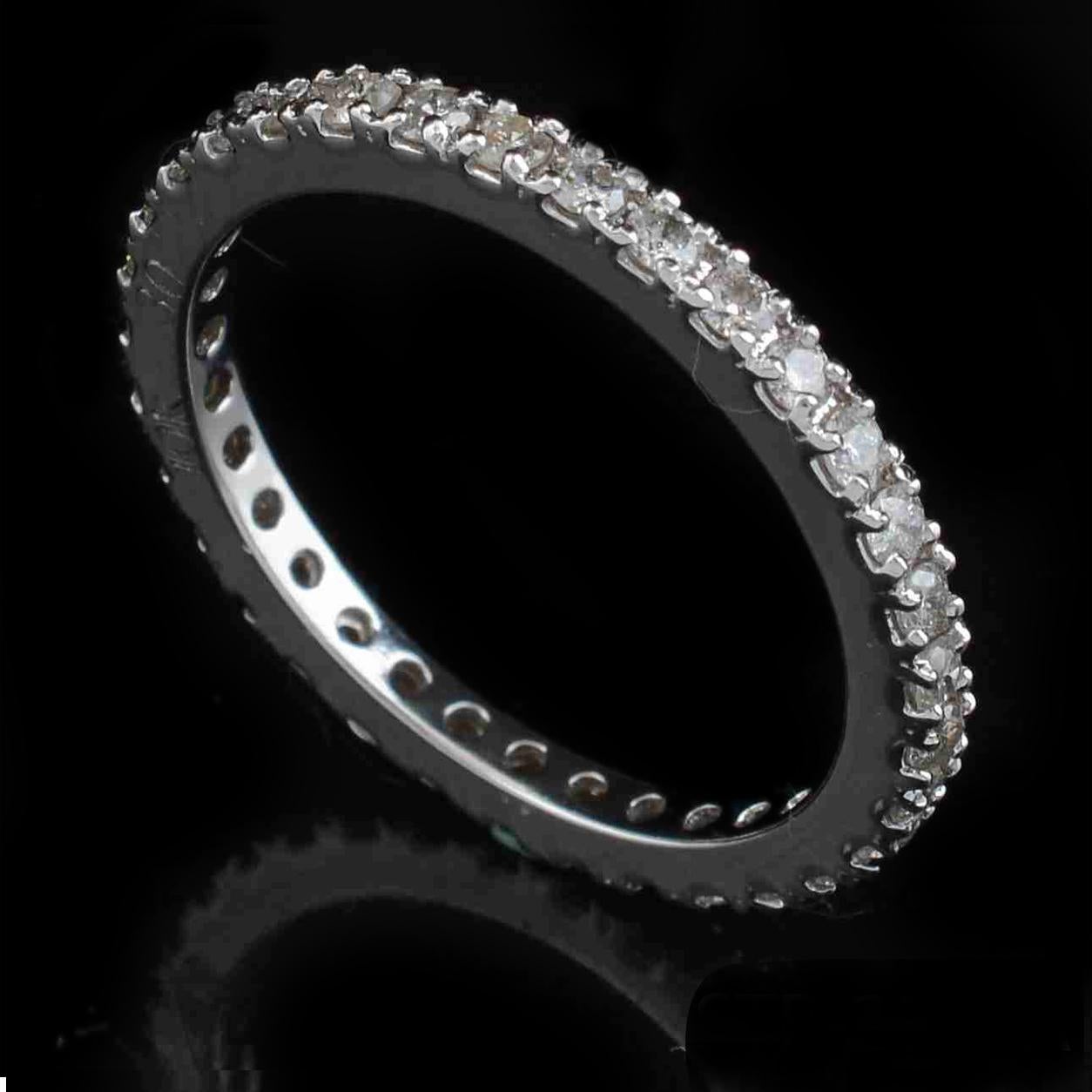 Im Angebot: 0,63 Karat Pavé-Diamant-Eternity-Ring aus massivem 10k Weißgold () 6