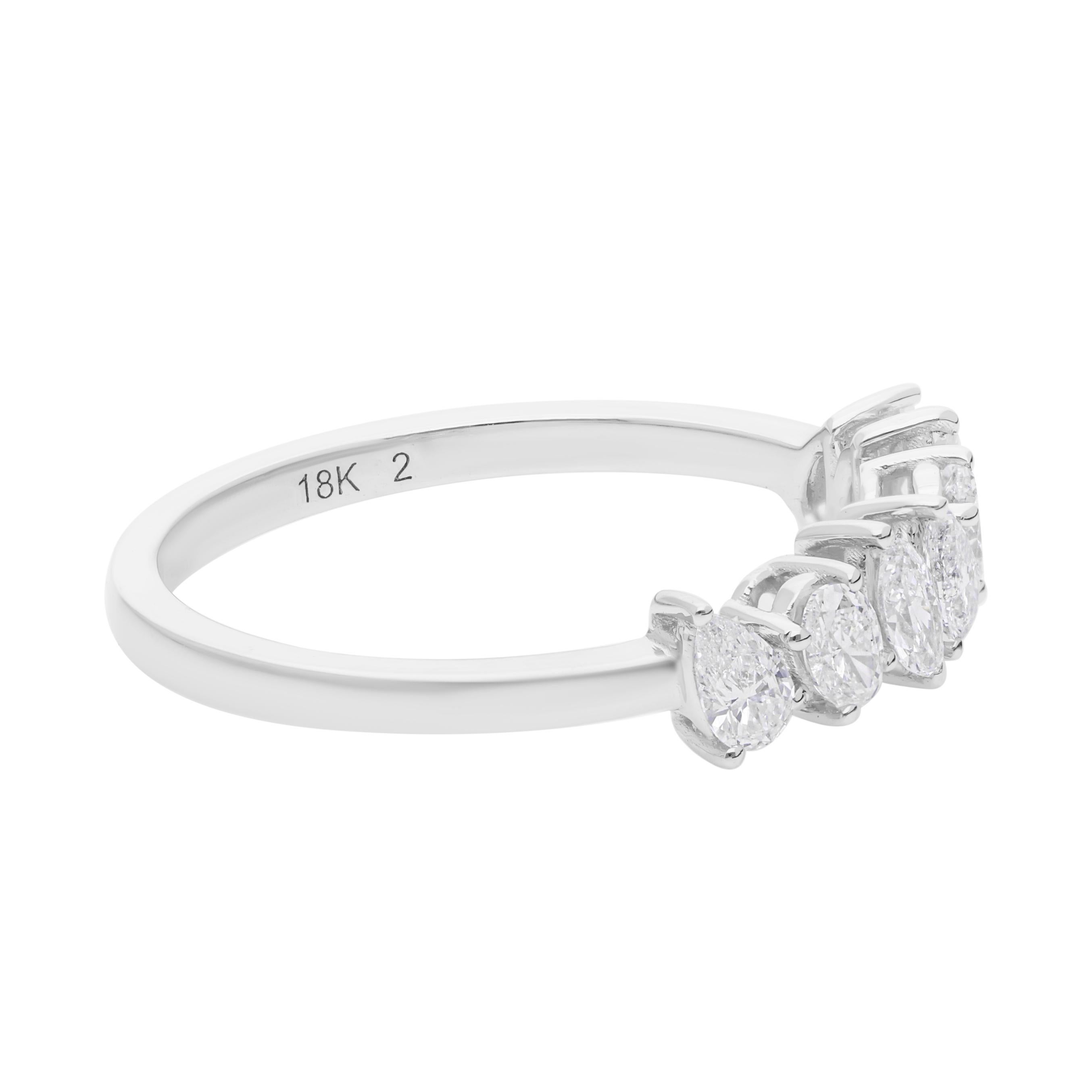 Einzelheiten
Artikel-Code :- SER-27827
Bruttogewicht :- 2.48 gm
18k Weißgold Gewicht :- 2,35 gm
Natürlicher Diamant Gewicht :- 0.63 Ct. ( DURCHSCHNITTLICHE DIAMANT-REINHEIT SI1-SI2 & FARBE H-I )
Ring Größe :- 7 US & Alle Größe verfügbar

✦
