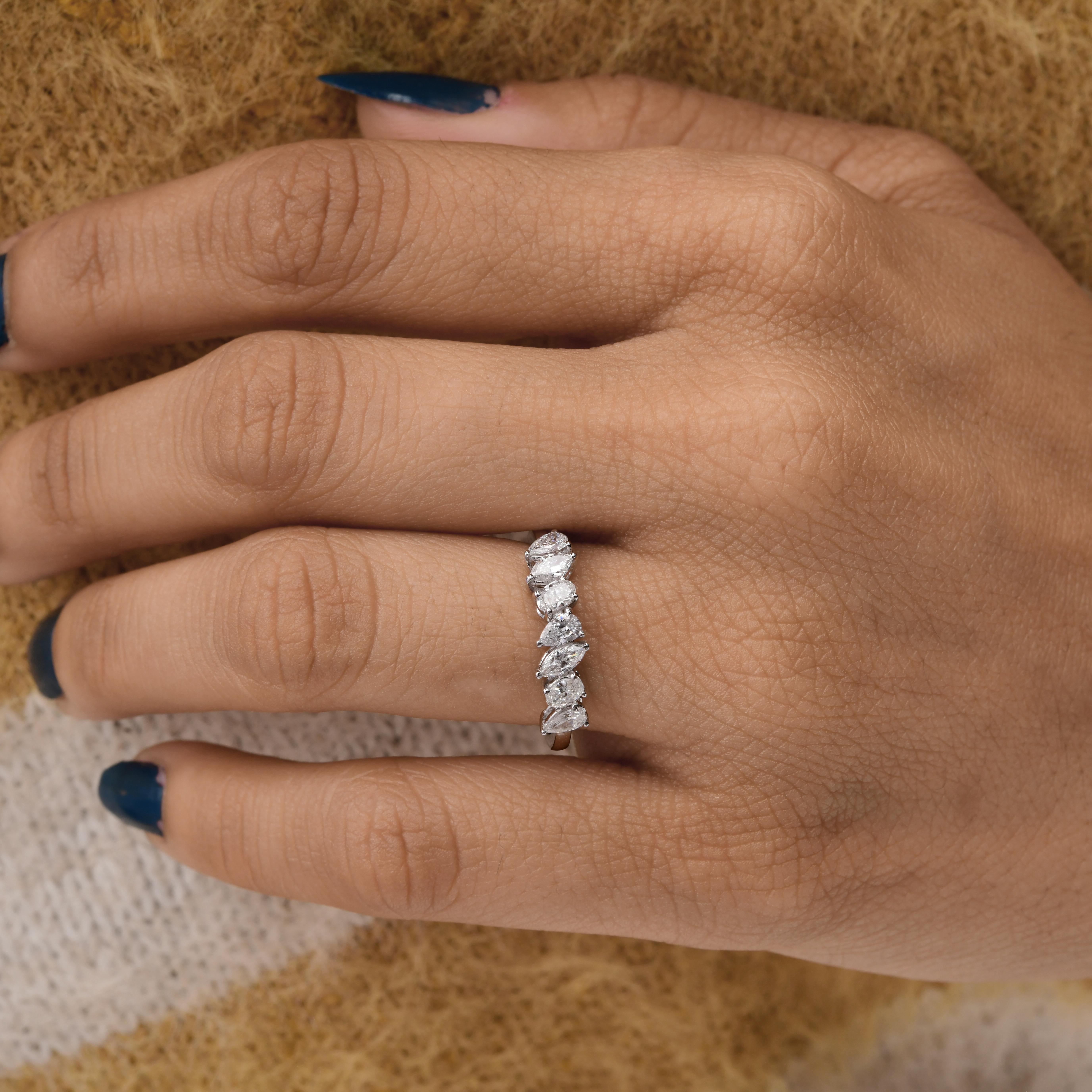 0,63 Karat SI Reinheit HI Farbe Multi Diamantring 18 Karat Weißgold Schmuckstücke im Zustand „Neu“ im Angebot in Diera, Dubai