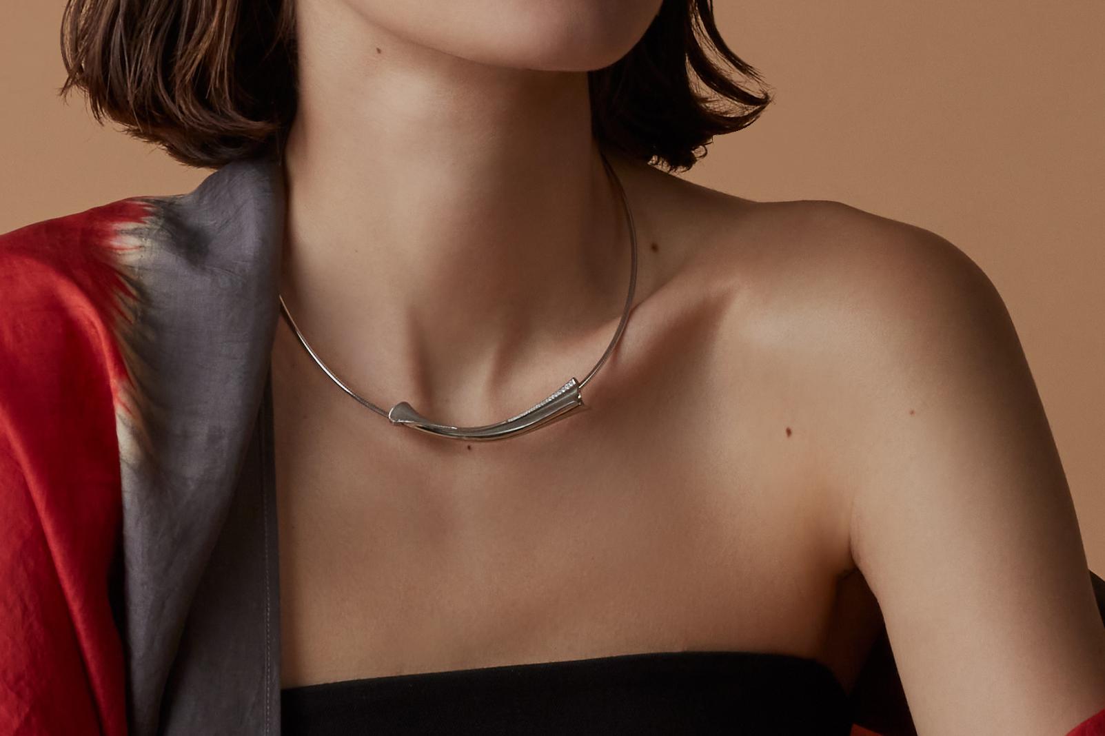 Round Cut Couture Sculptural Theron Platinum Channel Set Natural White Diamond Necklace For Sale