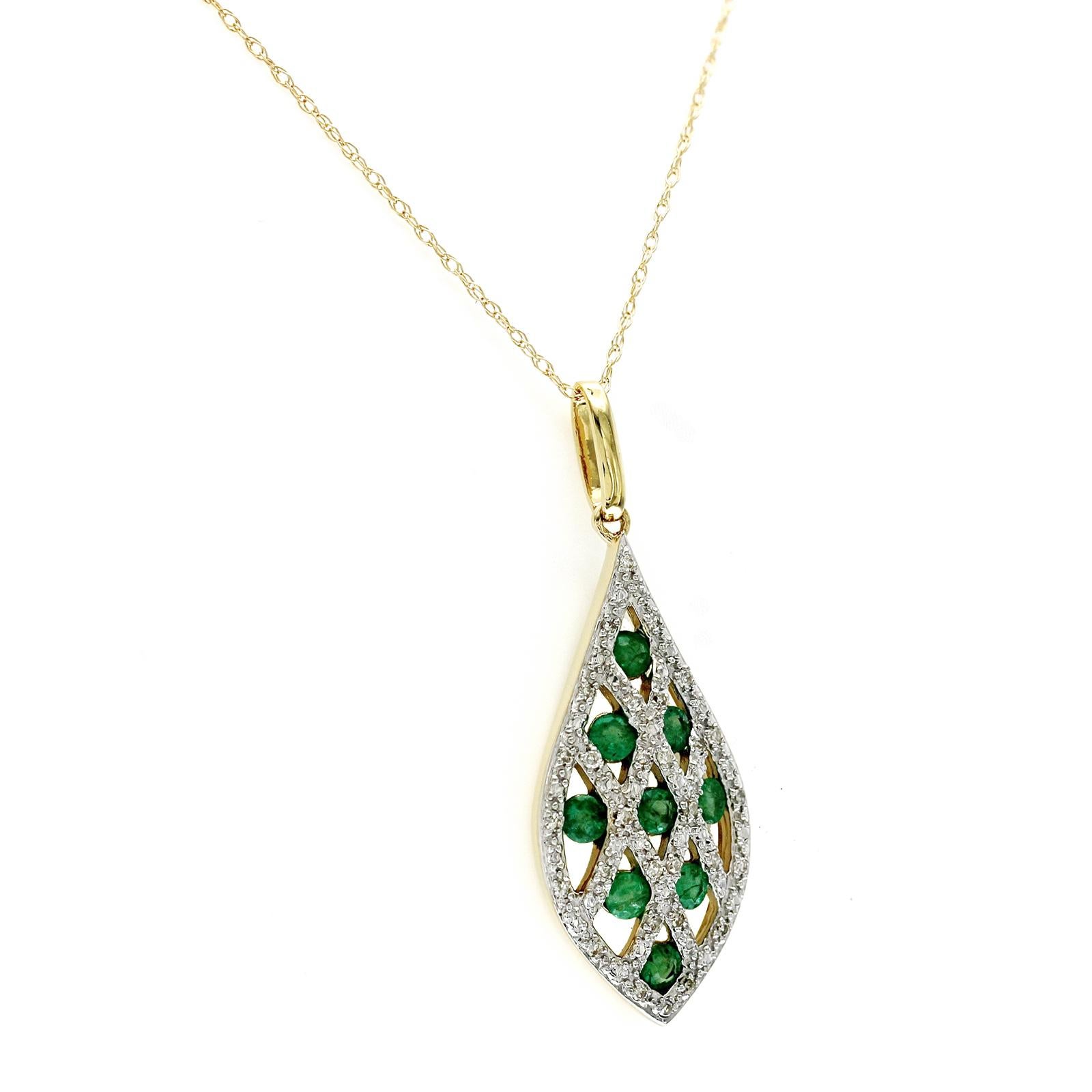 100% Authentic, 100% Customer Satisfaction

Pendant: 33 mm

Chain: 0.03 mm

Size:18 Inches

Metal: 14K Yellow Gold

Hallmarks: 14K

Total Weight: 2.4 Grams

Stone Type: 0.63 CT Natural Emerald &  Diamond 0.12 CT  G   SI1

Condition: New With Tag