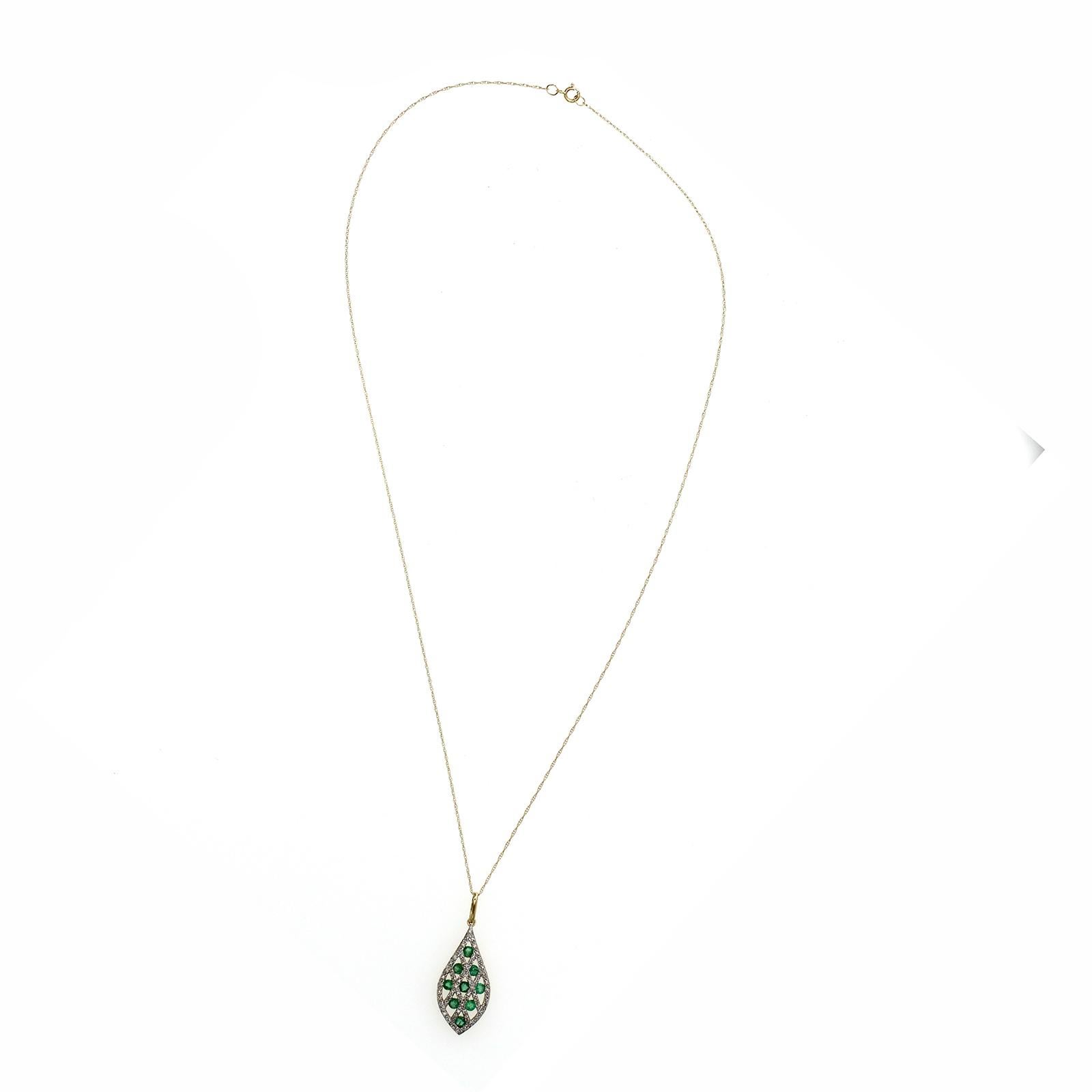 0.63 Ct Emerald 0.12 Ct Diamond 14K Yellow Gold Drop Pendant Necklace In New Condition For Sale In Los Angeles, CA