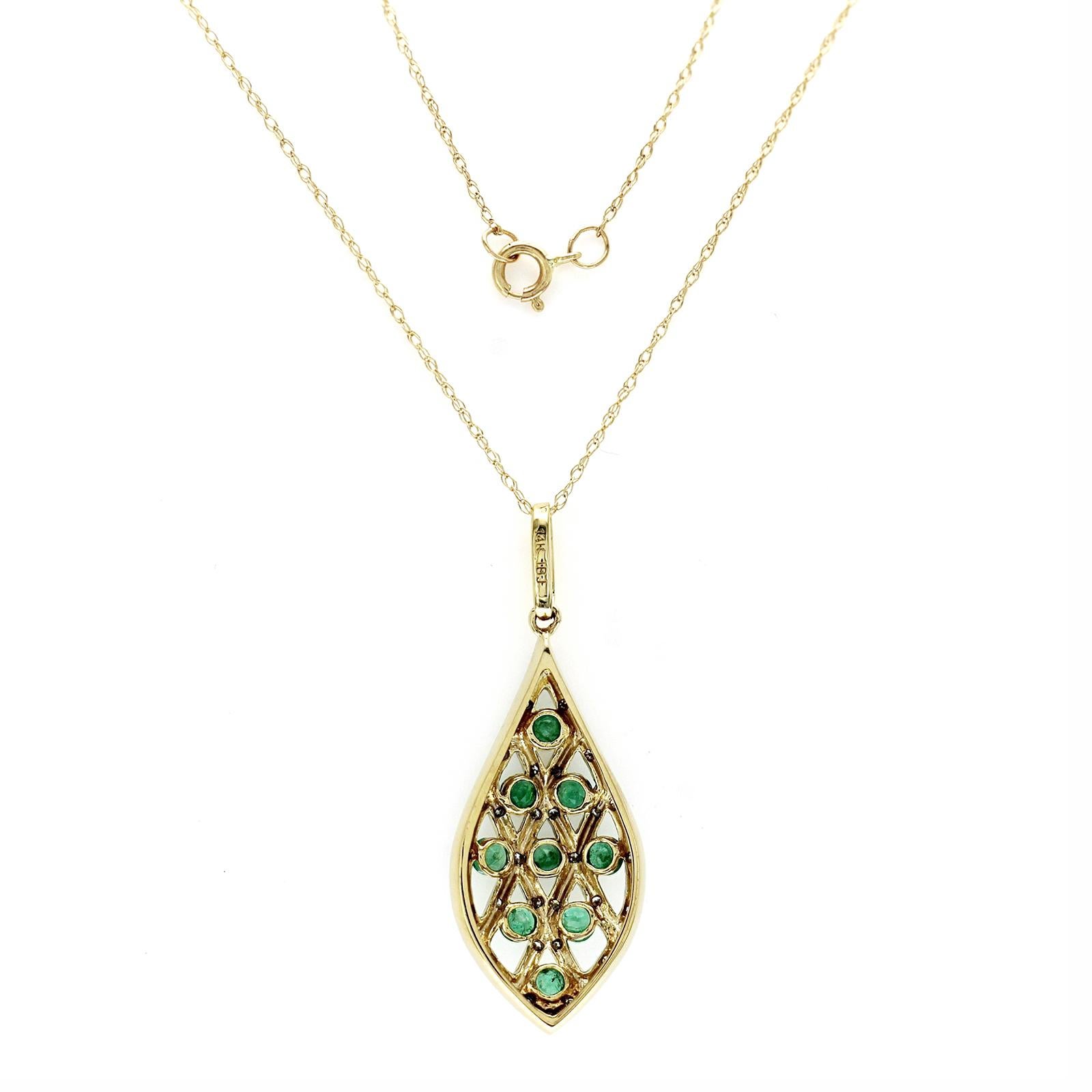 Women's or Men's 0.63 Ct Emerald 0.12 Ct Diamond 14K Yellow Gold Drop Pendant Necklace For Sale