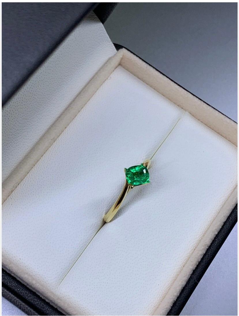 Emerald Cut 0.63ct Green Emerald Solitaire Engagement Ring In 18ct Yellow Gold For Sale