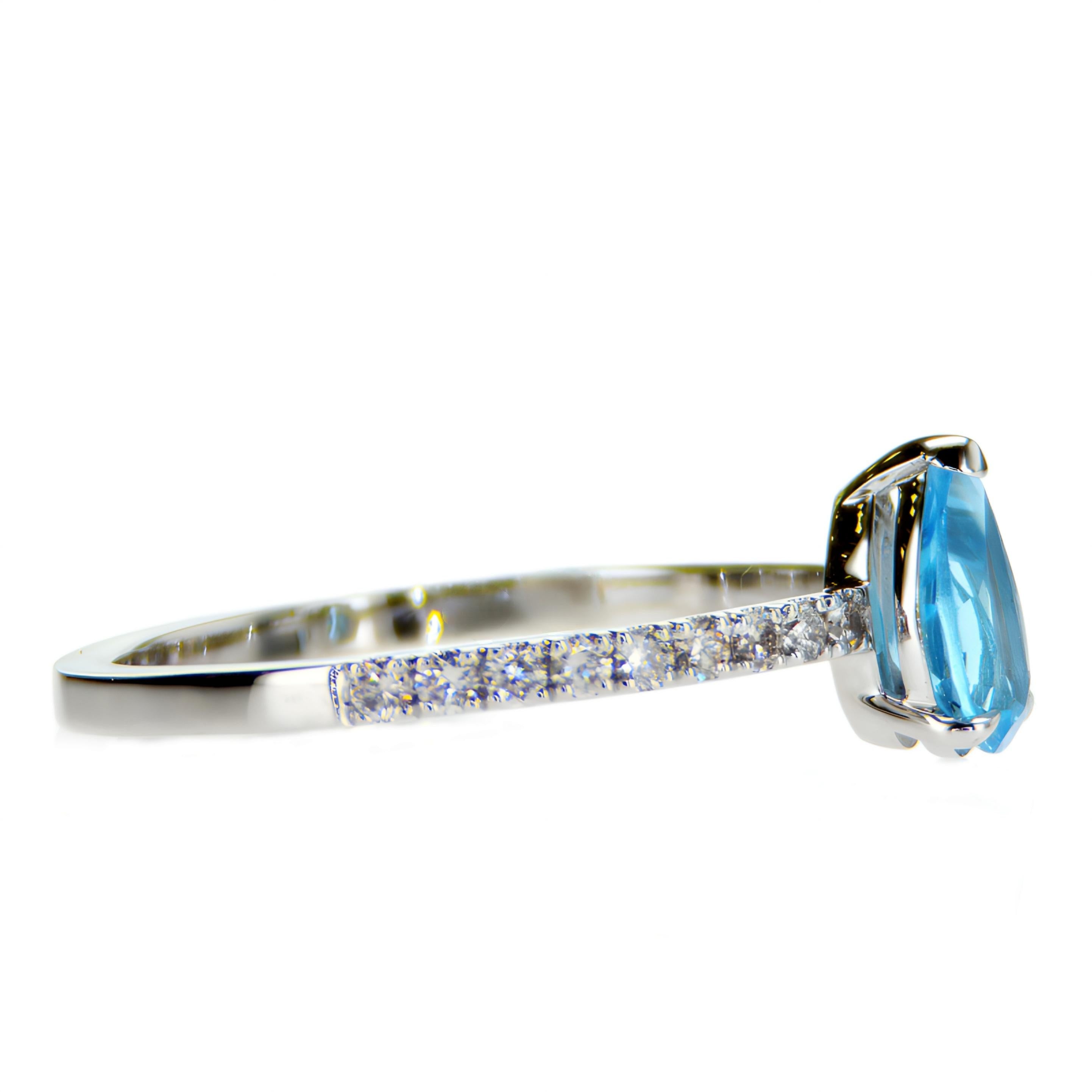 Modern 0.63Ct Natural Pear Shape Blue Topaz and diamonds ring For Sale